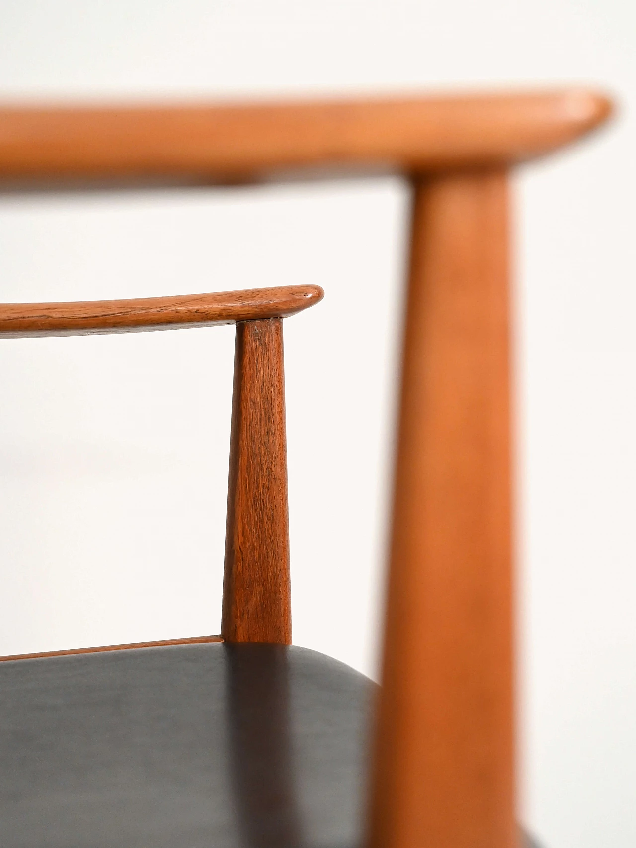 Sedia in legno teak con braccioli, anni '50 1448620