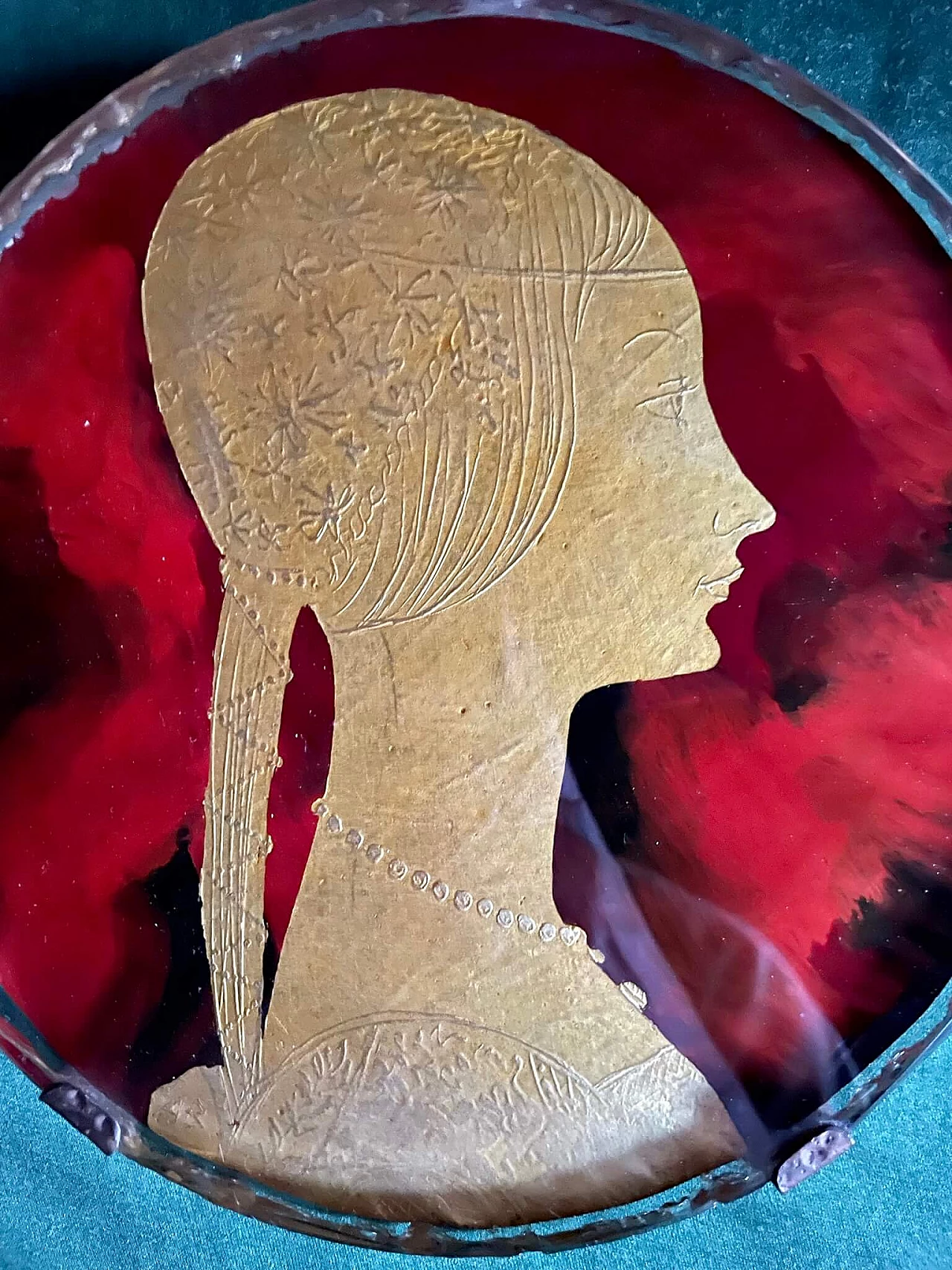 Tre profili femminili sotto vetro, anni '40 1450466