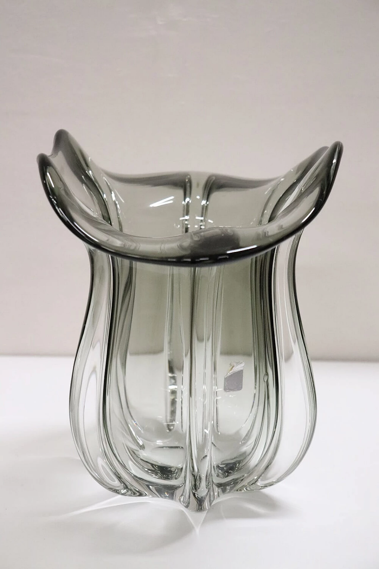Tulip vase in smoked Murano glass, 1970s 1451799