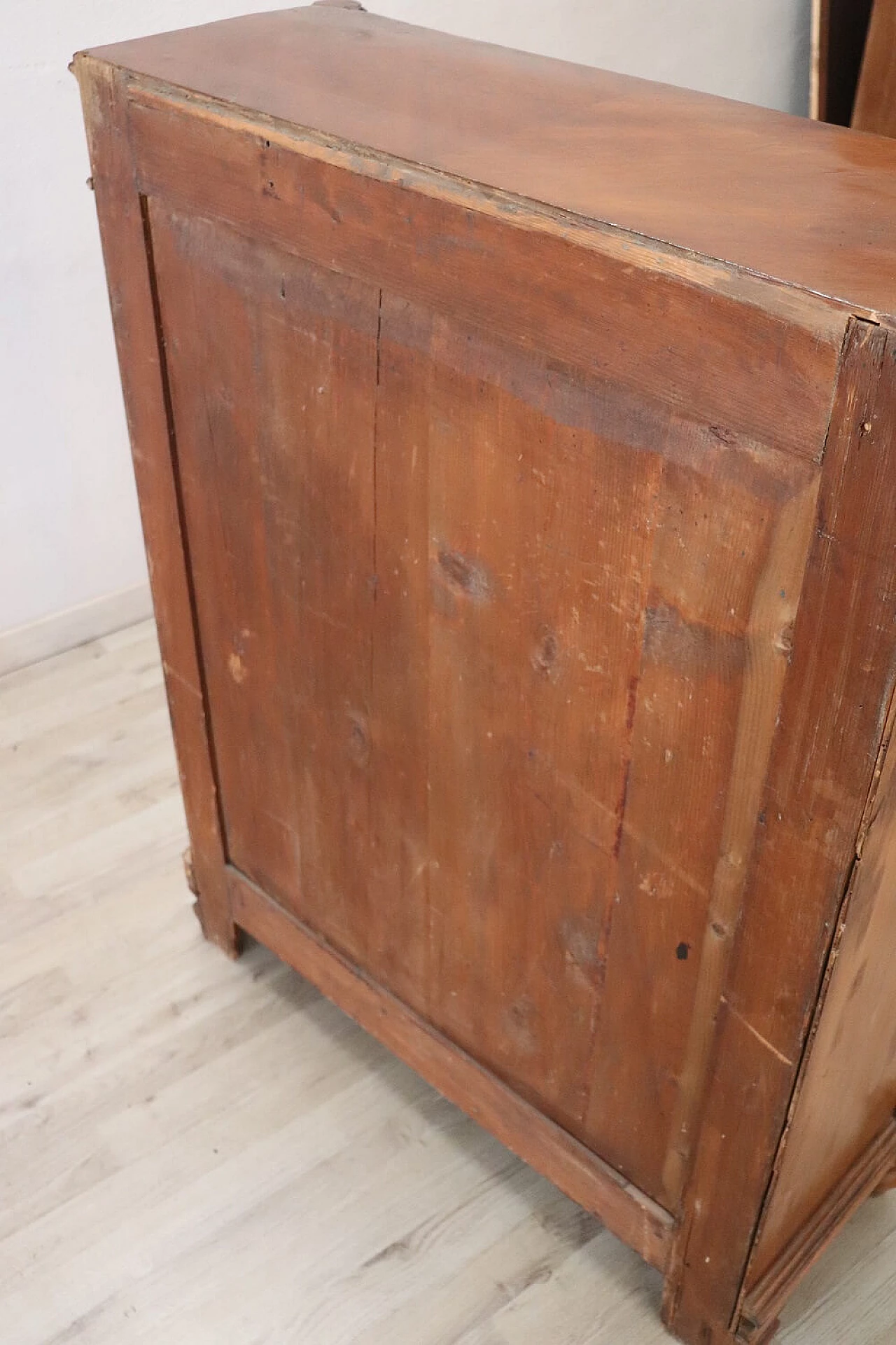 Louis Philippe style walnut display case with damask interior, 19th century 1455773