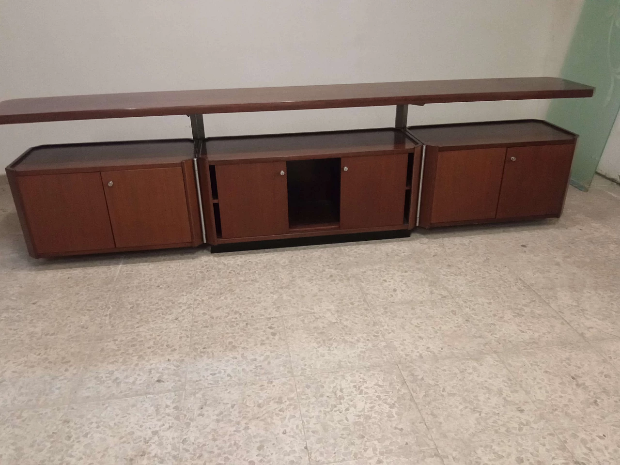 Credenza snodabile di Osvaldo Borsani per Tecno, anni '60 1458904