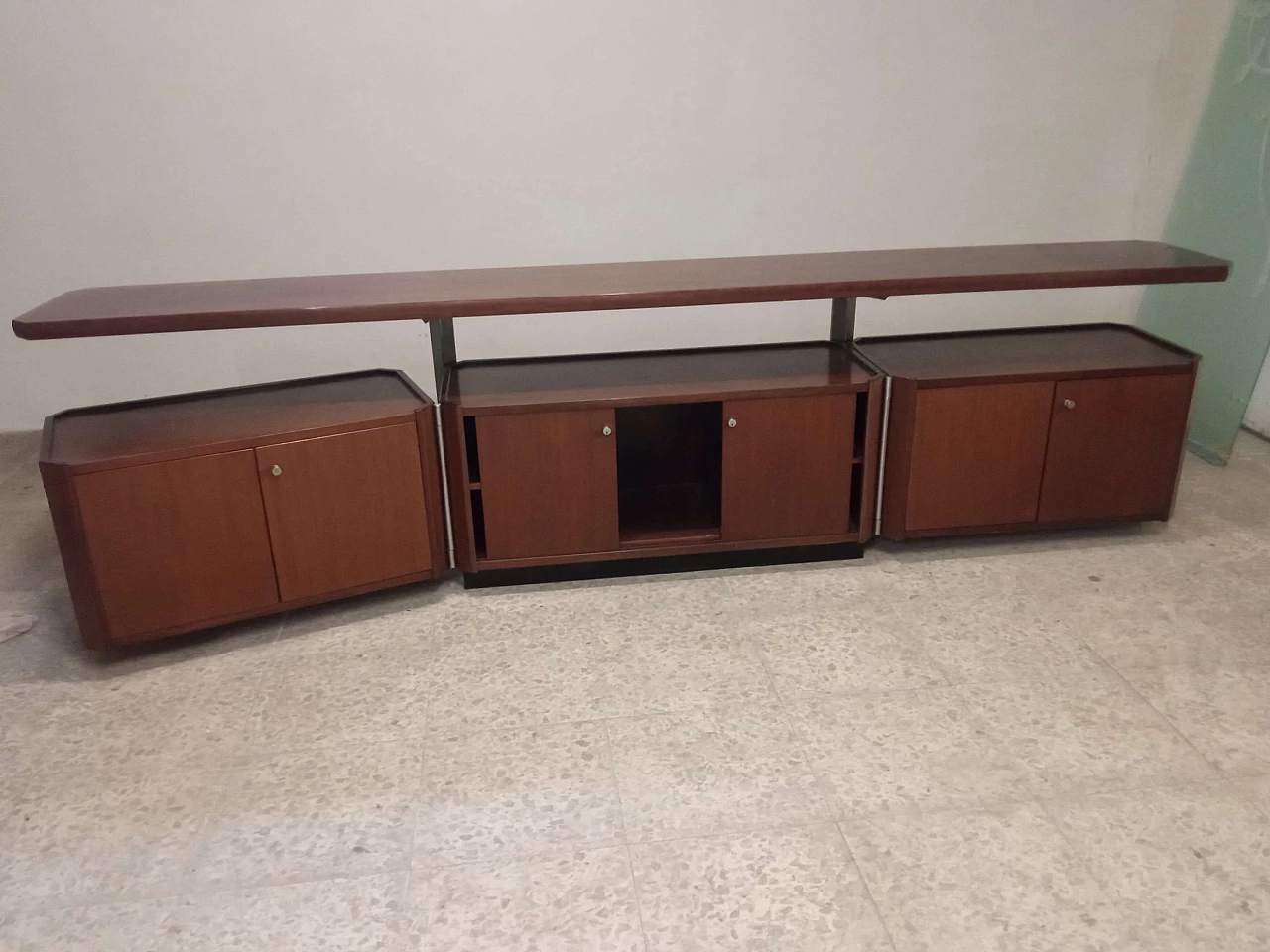 Credenza snodabile di Osvaldo Borsani per Tecno, anni '60 1458906