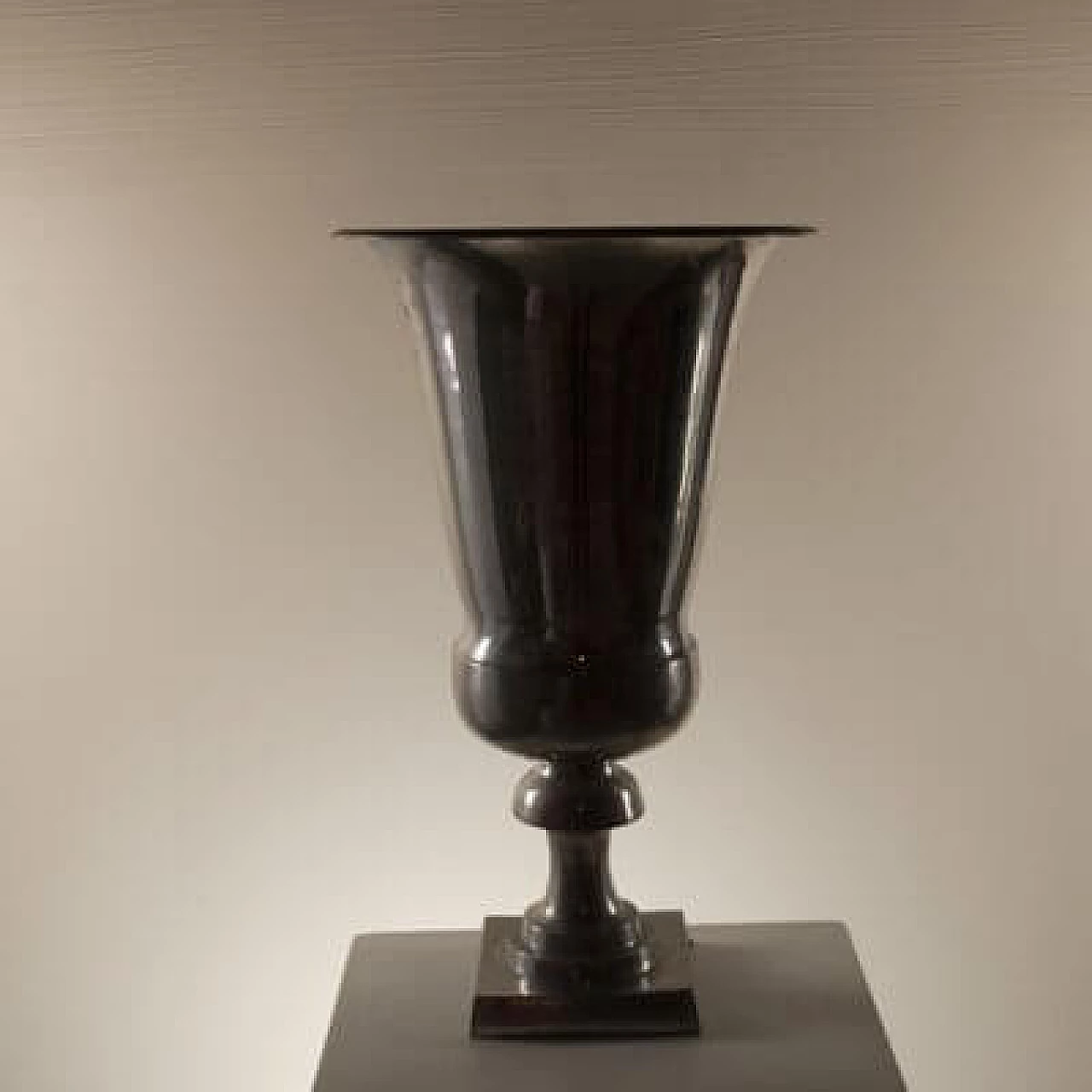 Cup-shaped metal table lamp, 1960s 1460257