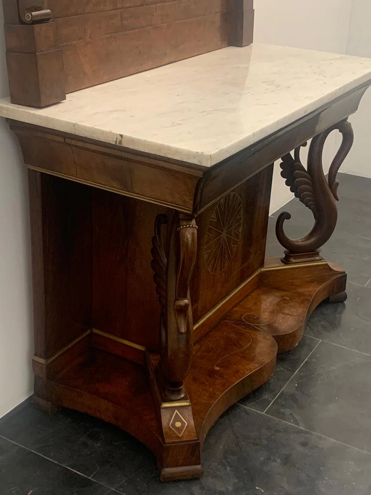 Console with mirror in walnut with brass inlays and details, 18th century 1460487