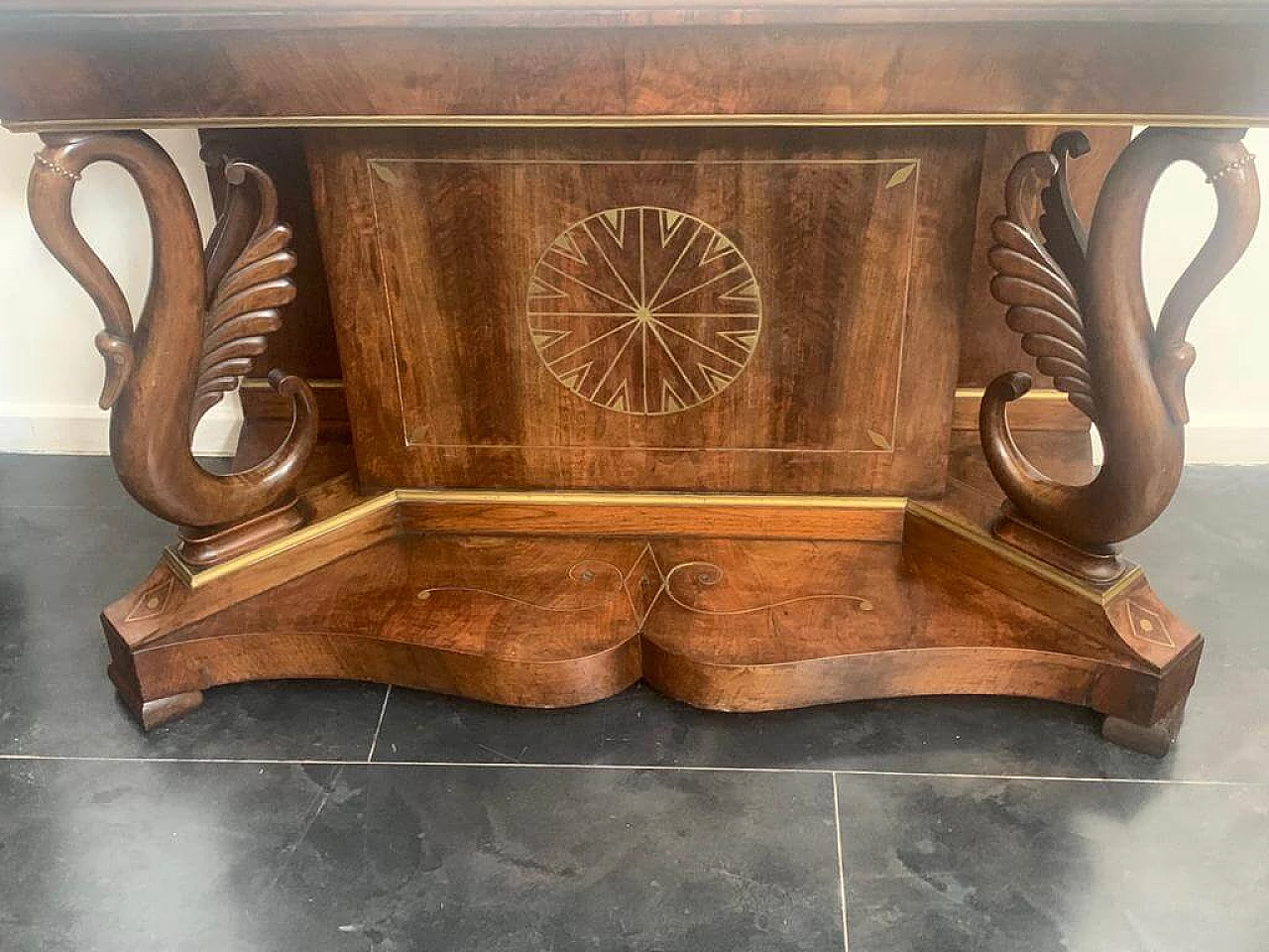 Console with mirror in walnut with brass inlays and details, 18th century 1460489