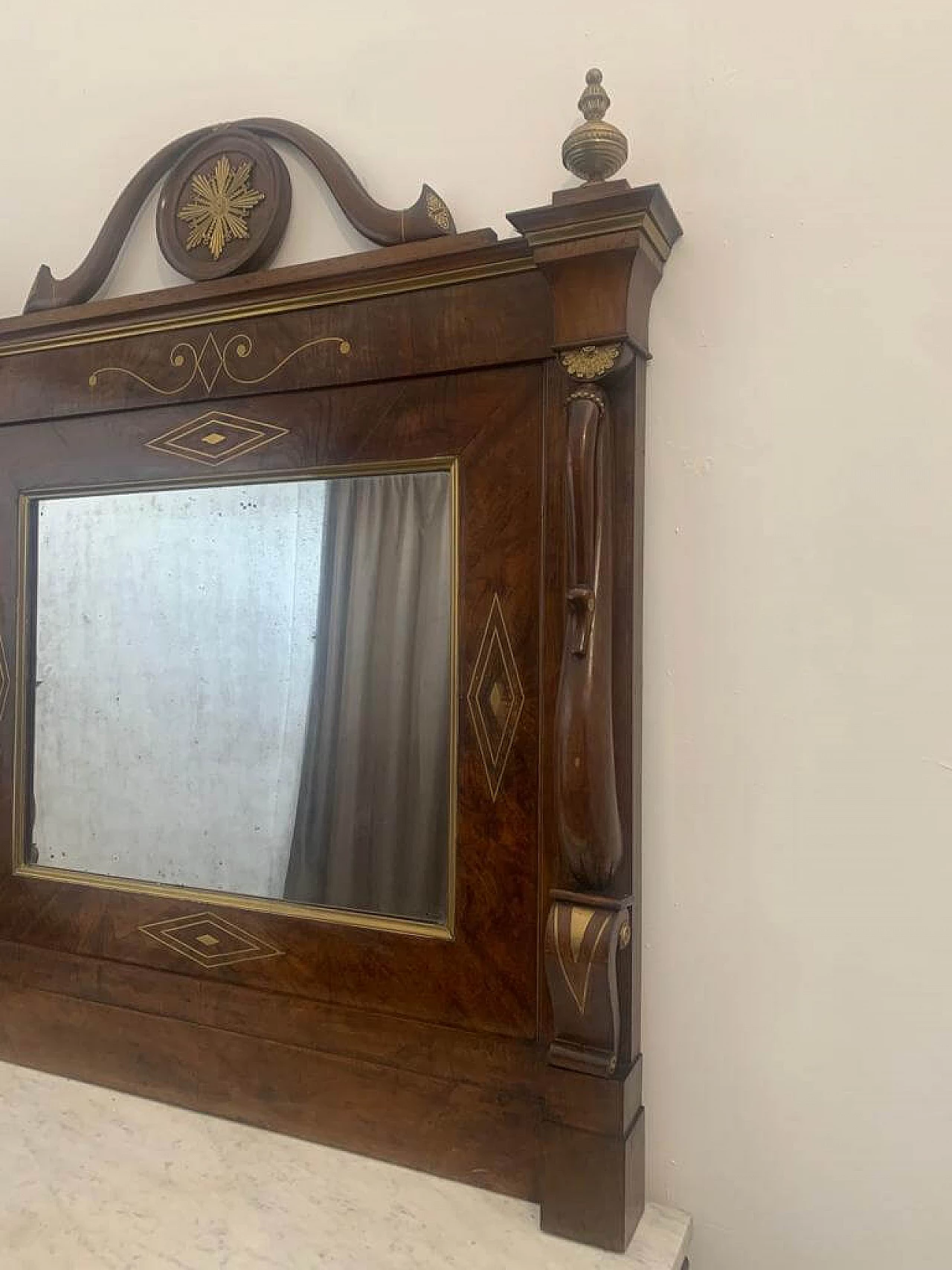 Console with mirror in walnut with brass inlays and details, 18th century 1460491