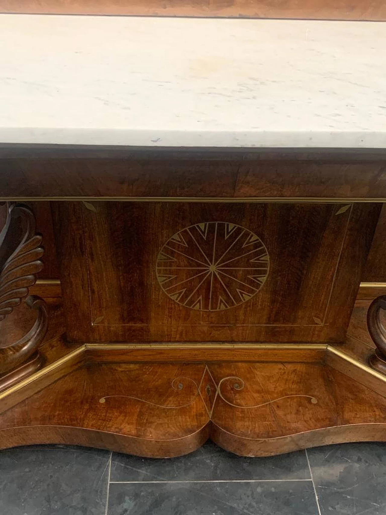 Console with mirror in walnut with brass inlays and details, 18th century 1460495