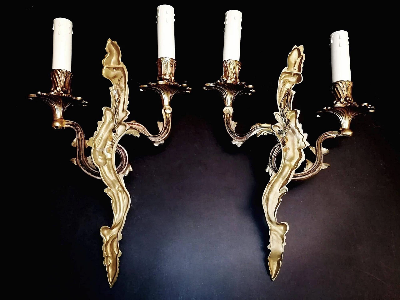 Pair of Louis XVI style wall sconces in gilded and chiseled bronze, 20s 1460584