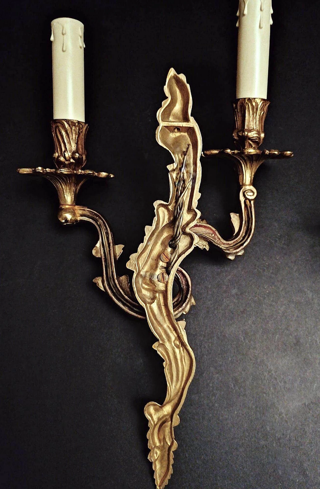 Pair of Louis XVI style wall sconces in gilded and chiseled bronze, 20s 1460585