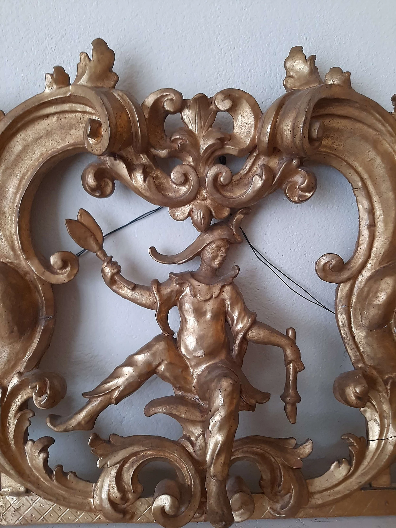 Carved and gilded wood frieze with Pantalone, 17th century 1461431