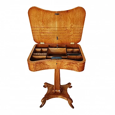Tavolino da lavoro in stile biedermeier in olmo con piano apribile, del '800