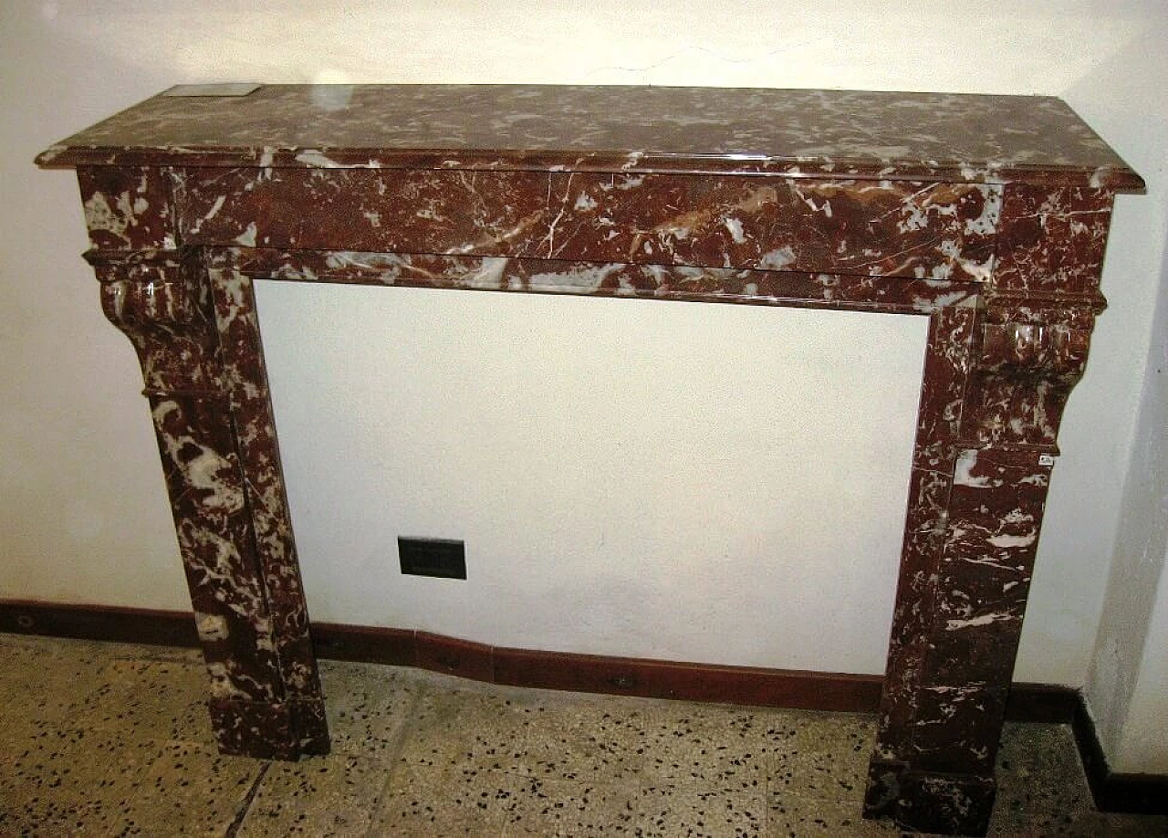 Palmettes model fireplace frame in red marble, 19th century 1461594