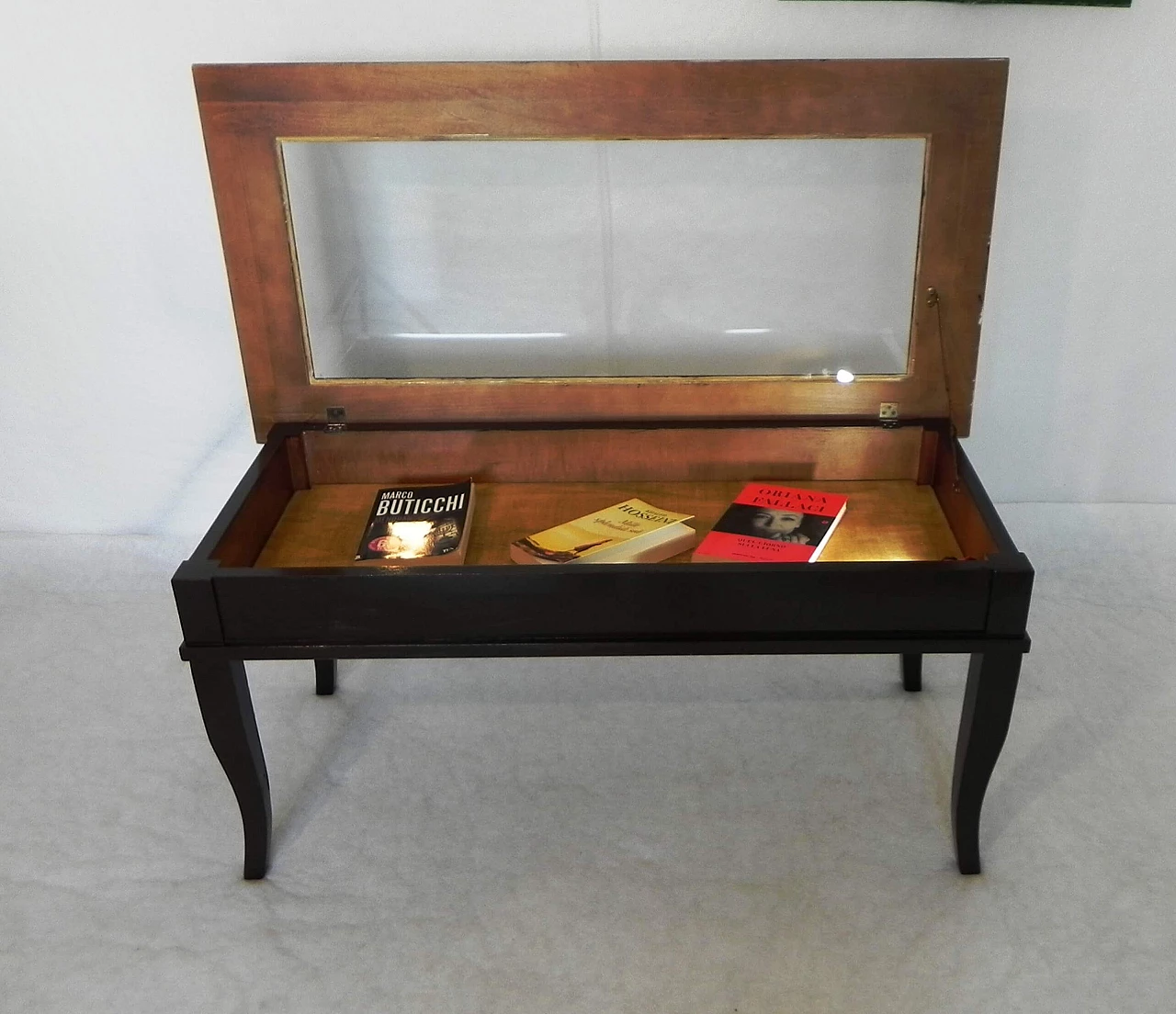 Wooden coffee table with openable top, 80s 1462475