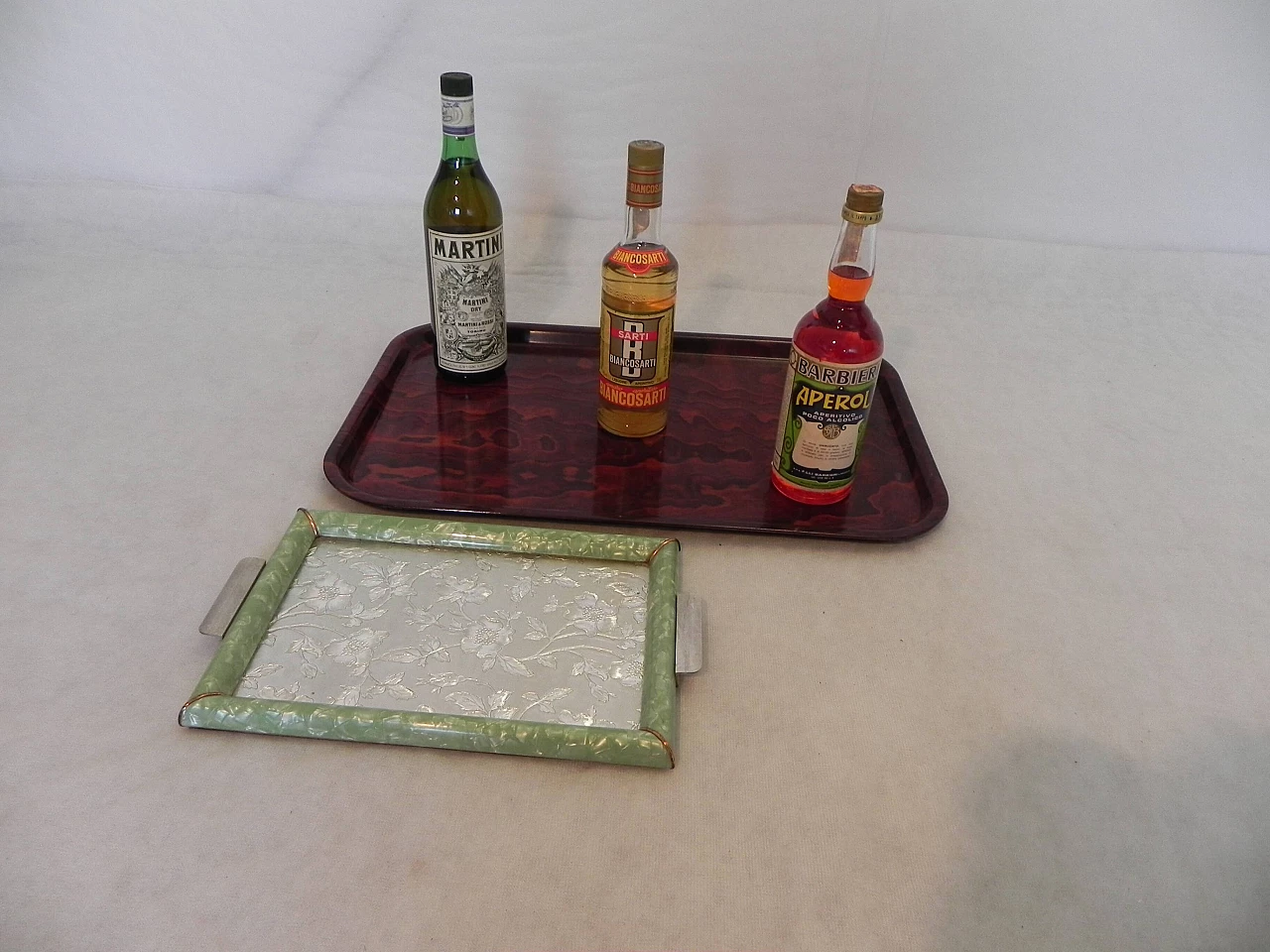 Pair of bakelite trays with 3 aperitif bottles, 1970s 1462766
