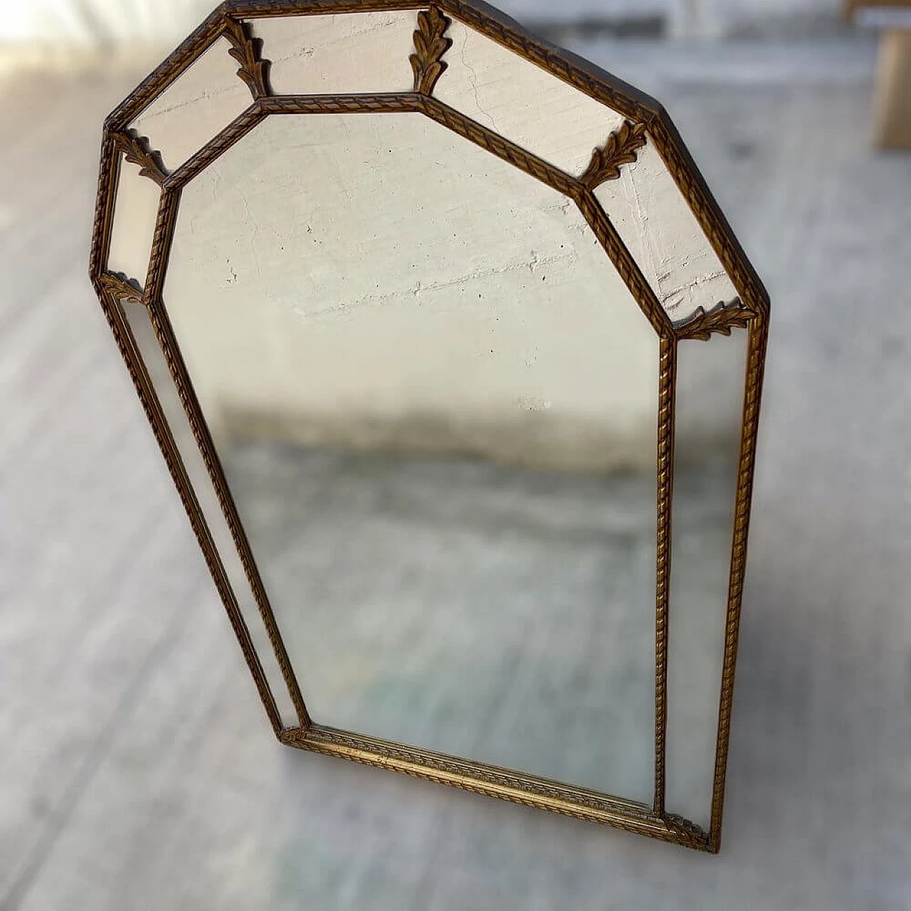 Specchio decorato in oro, anni '60 1463392
