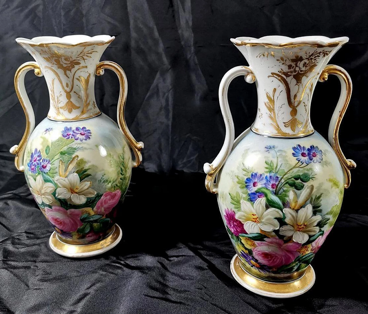 Coppia di vasi dipinti a mano in porcellana De Paris, del '800 1463934