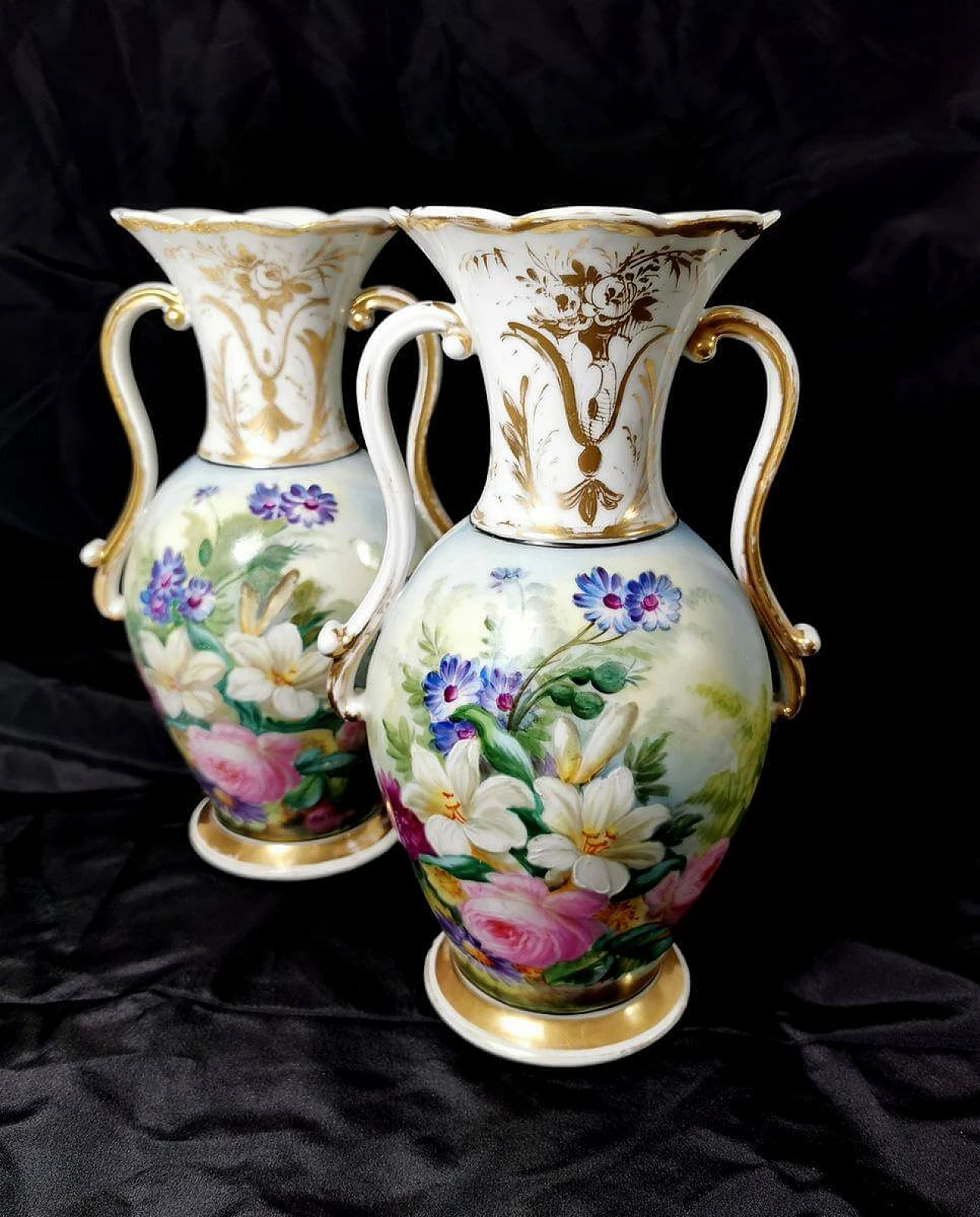 Coppia di vasi dipinti a mano in porcellana De Paris, del '800 1463935