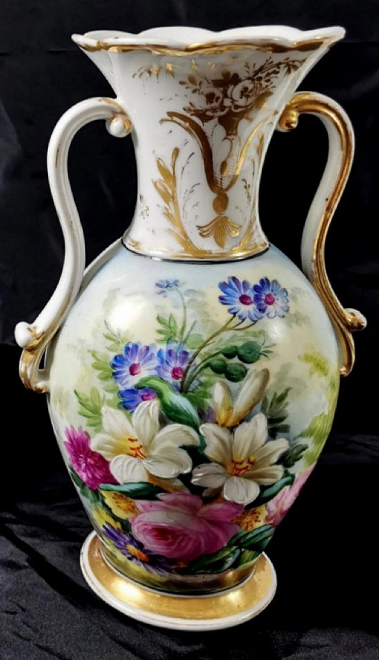 Pair of hand-painted De Paris porcelain vases, 19th century 1463939