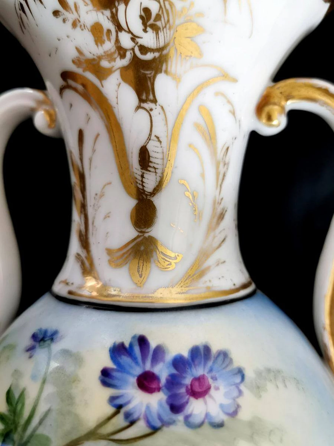 Pair of hand-painted De Paris porcelain vases, 19th century 1463942
