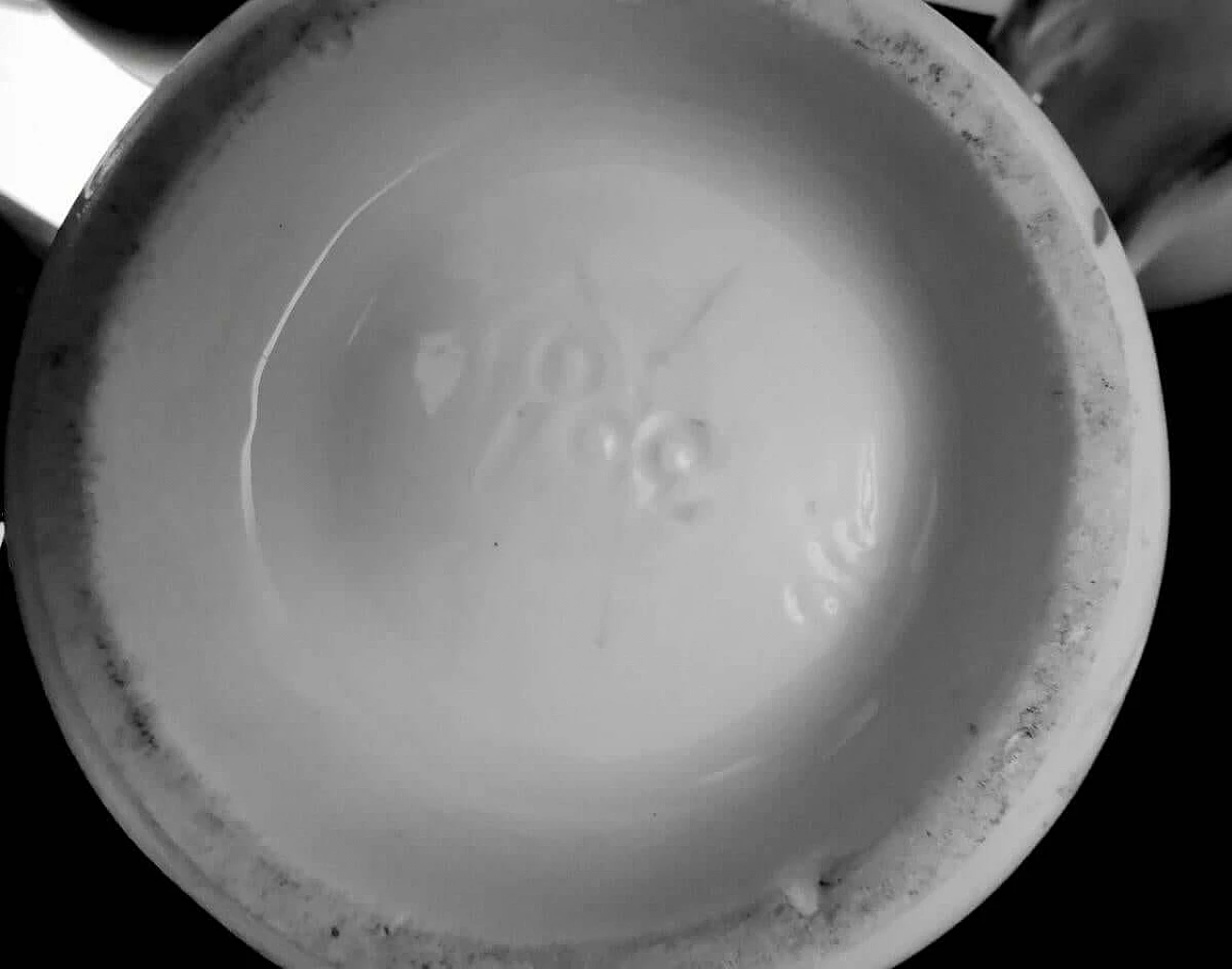 Pair of hand-painted De Paris porcelain vases, 19th century 1463948