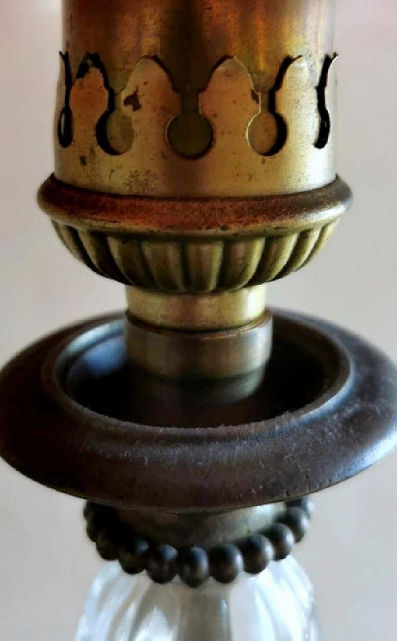 Lampada da terra in vetro soffiato e base in ottone, anni '40 1464028