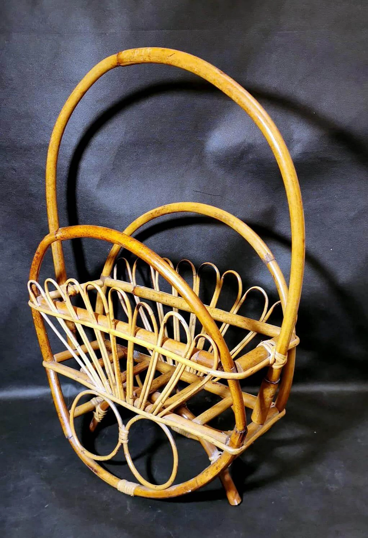 Magazine rack in the style of Franco Albini in bamboo and rattan, 1960s 1464278