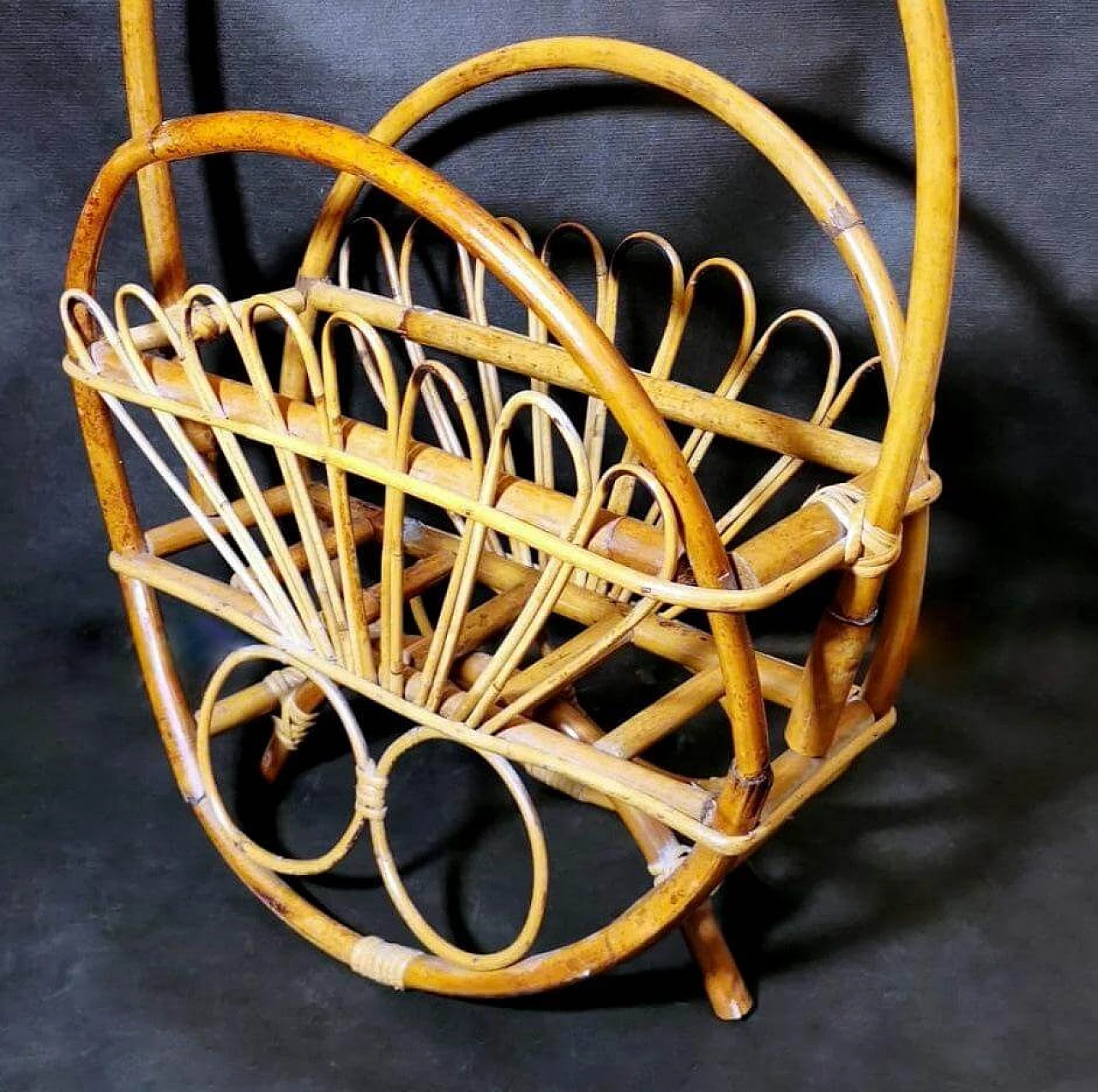 Magazine rack in the style of Franco Albini in bamboo and rattan, 1960s 1464287