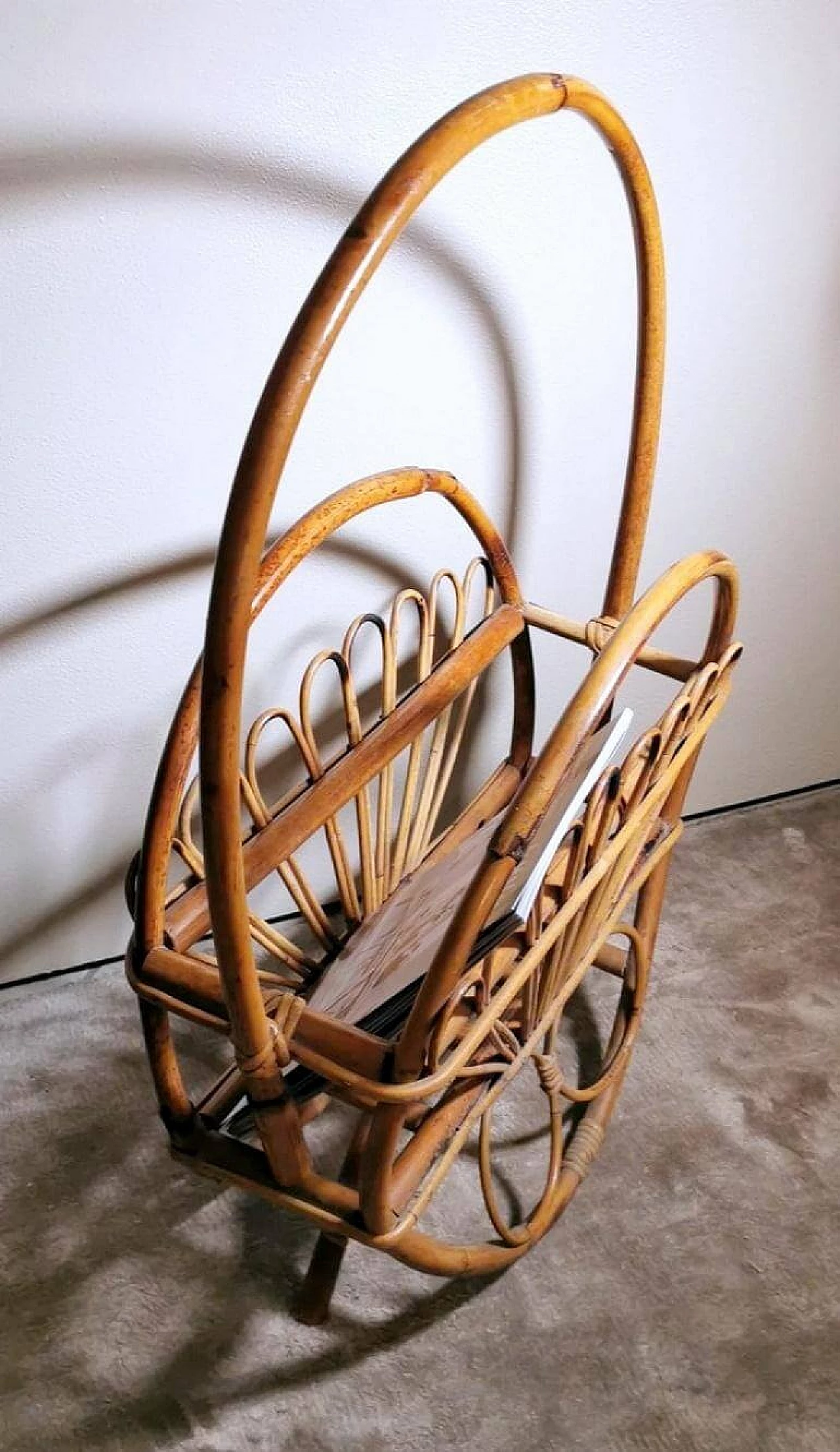 Magazine rack in the style of Franco Albini in bamboo and rattan, 1960s 1464290