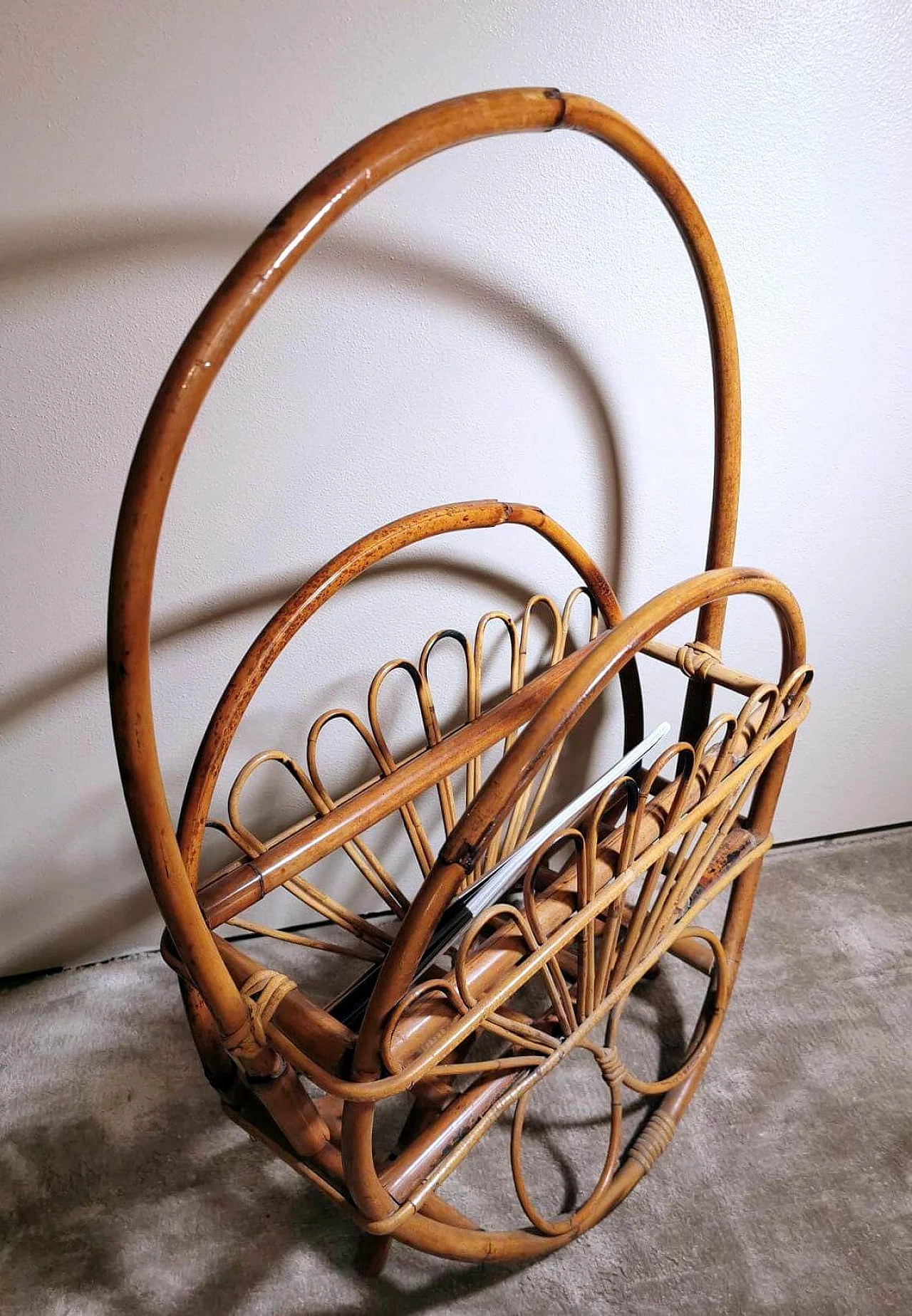 Magazine rack in the style of Franco Albini in bamboo and rattan, 1960s 1464291