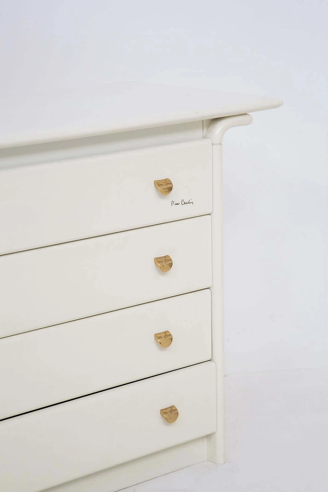 Cassetiera in legno laccato bianco di Pierre Cardin, anni '80 1466208
