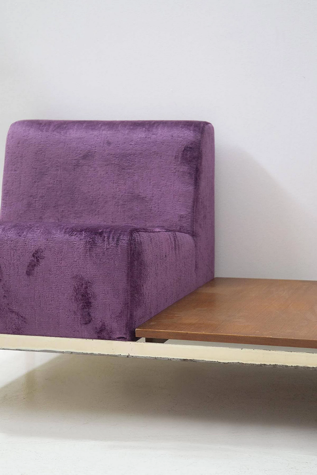 Pair of Gianfranco Frattini sofas in purple velvet, 1950s 1466273