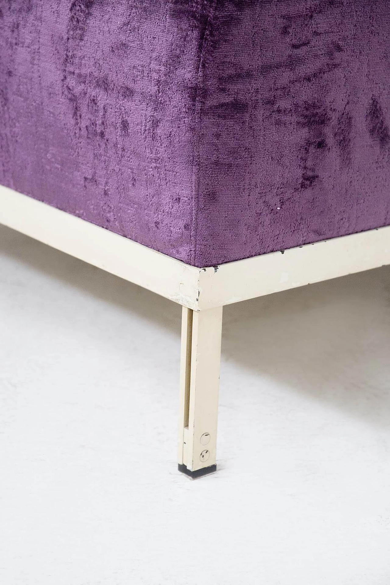 Pair of Gianfranco Frattini sofas in purple velvet, 1950s 1466275