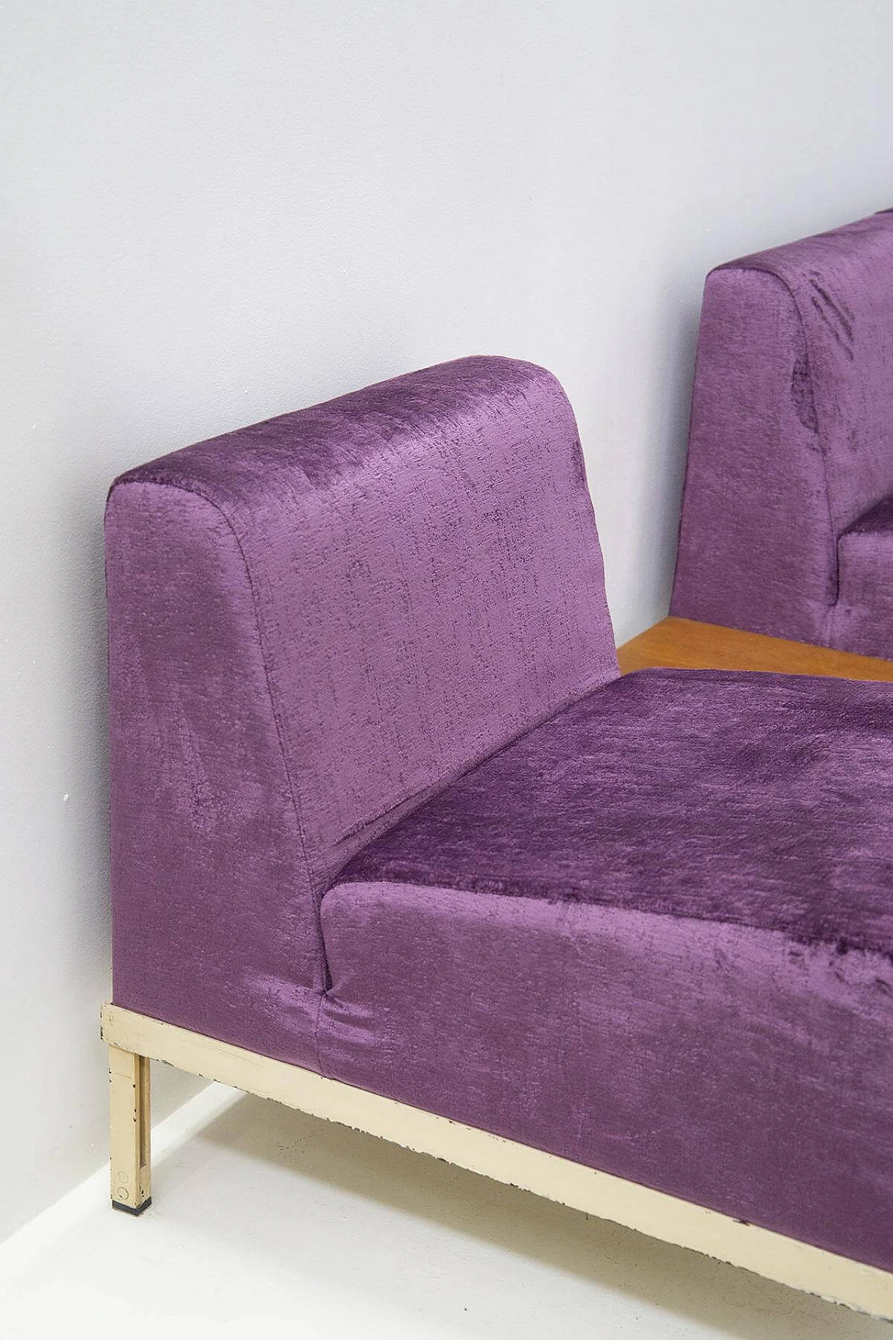 Pair of Gianfranco Frattini sofas in purple velvet, 1950s 1466276