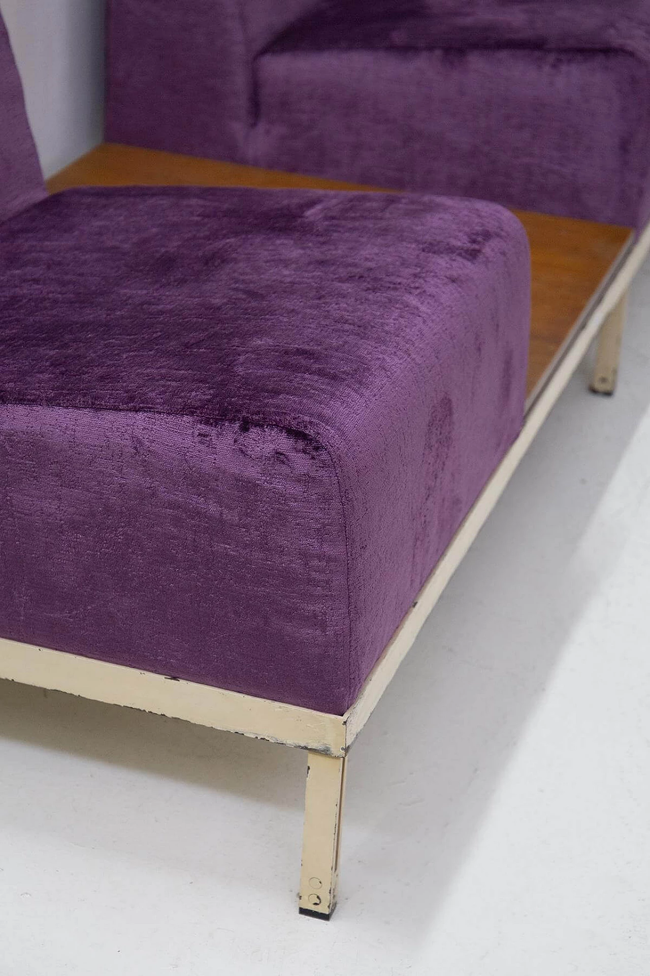Pair of Gianfranco Frattini sofas in purple velvet, 1950s 1466283