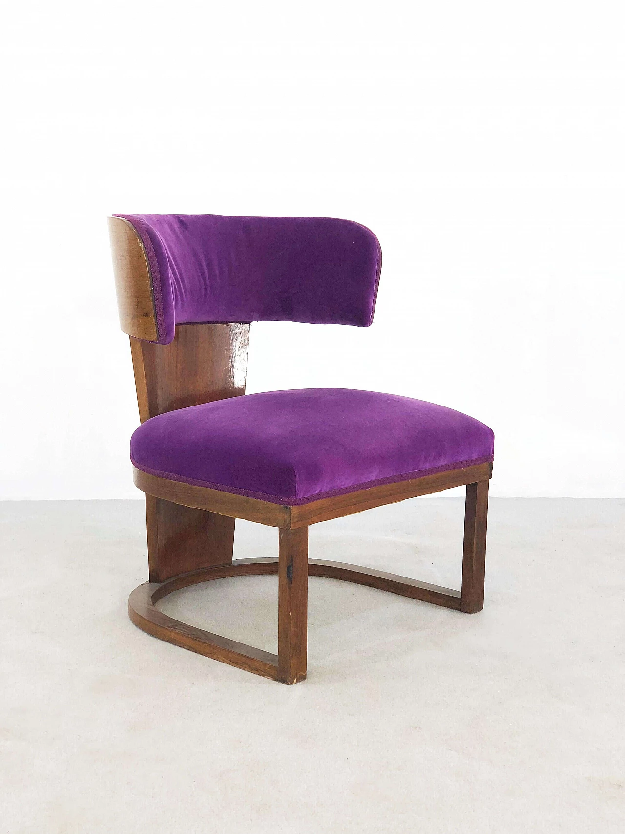 Ernesto Lapadula's armchair in wood and purple velvet, 1930s 1466321