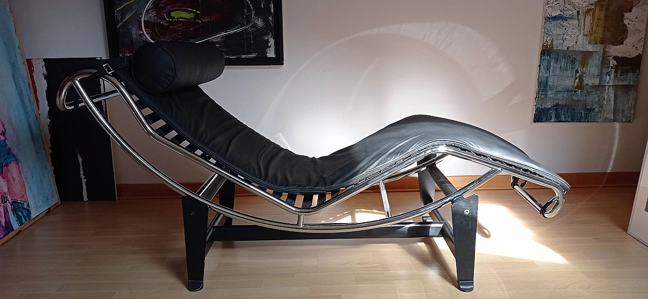 Le Corbusier LC4 chaise longue in black leather by Alivar Mvsevm, 1980s 1467273