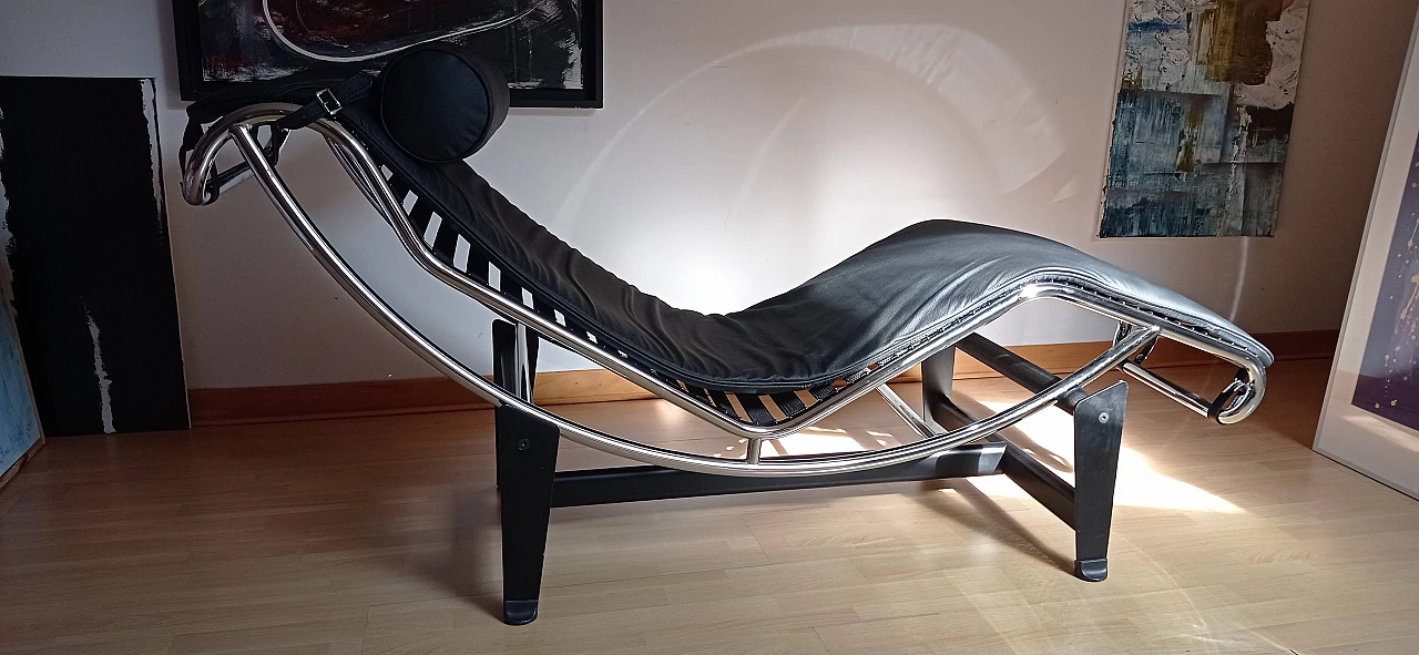Le Corbusier LC4 chaise longue in black leather by Alivar Mvsevm, 1980s 1467277