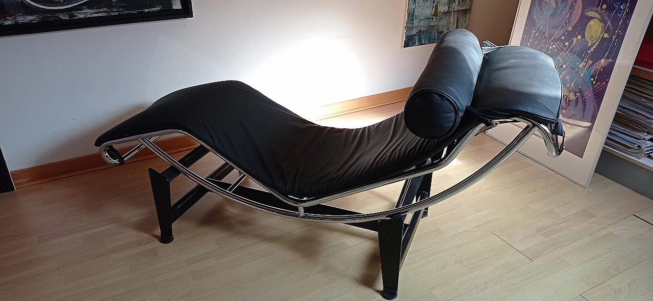 Chaise longue LC4 di Le Corbusier in pelle nera dal Alivar Mvsevm, anni '80 1467295