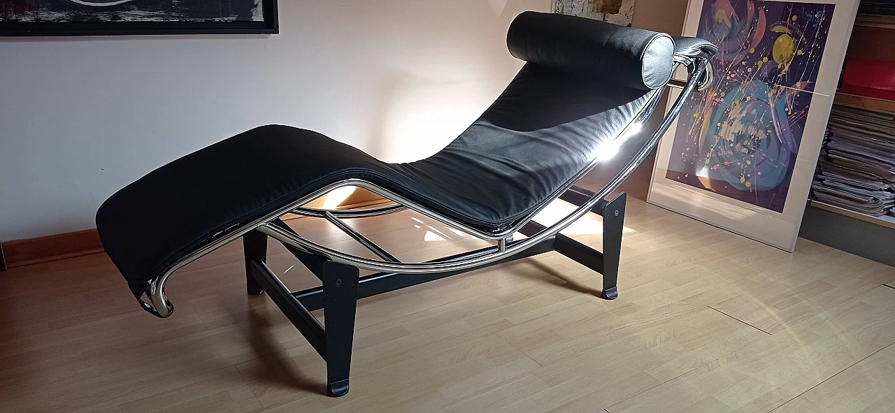 Chaise longue LC4 di Le Corbusier in pelle nera dal Alivar Mvsevm, anni '80 1467317