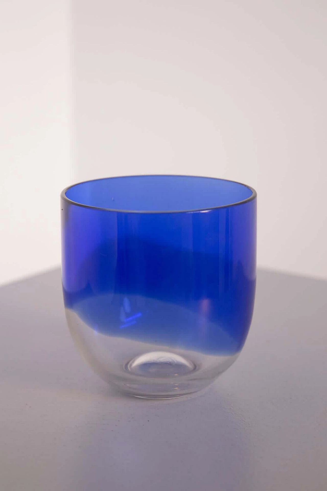Vaso in vetro blu e trasparente di Tapio Wirkkala per Venini, anni '70 1468435