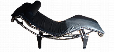 Le Corbusier LC4 chaise longue in black leather by Alivar Mvsevm, 1980s
