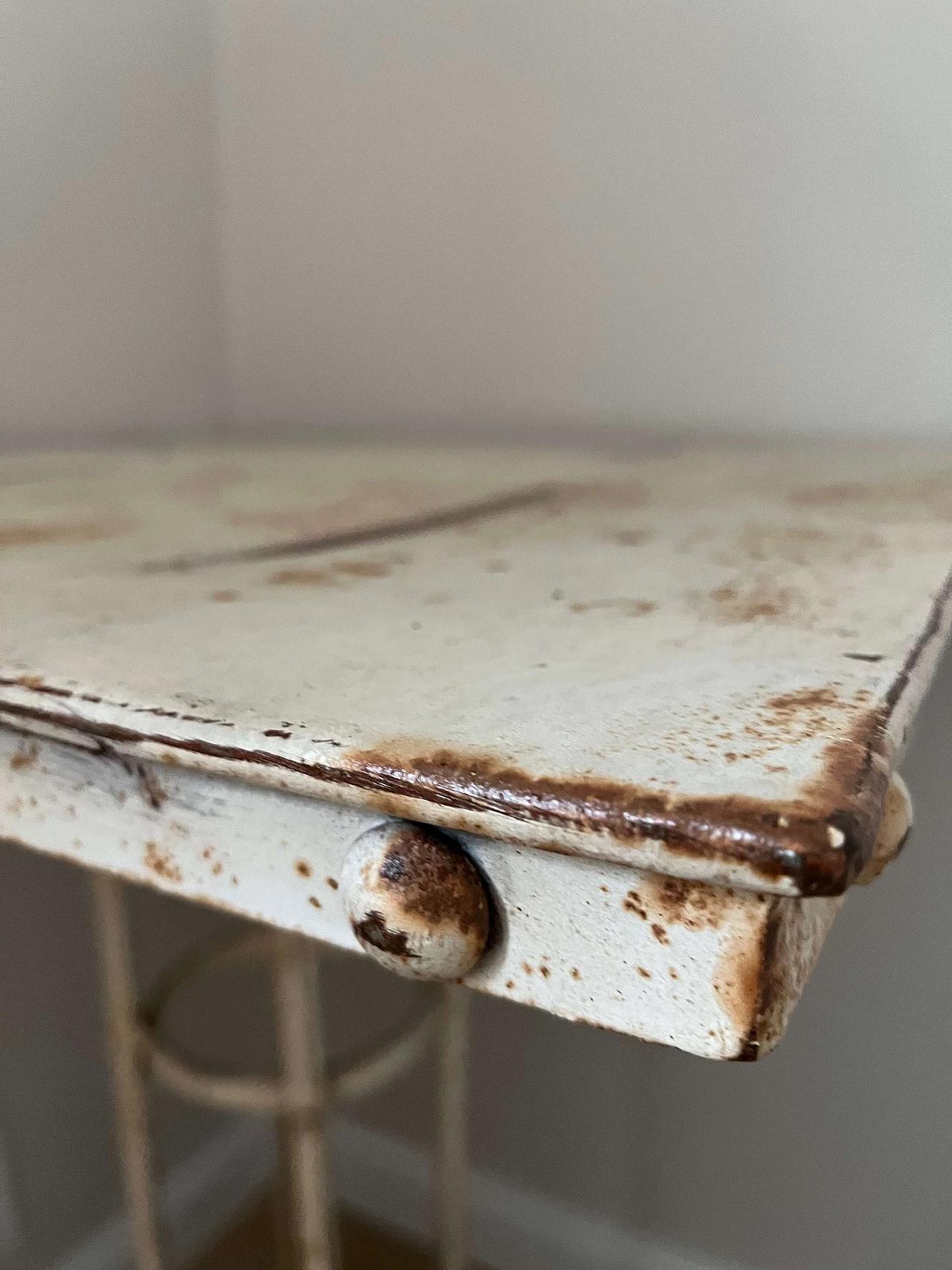 Tavolino quadrato francese in ferro battuto, anni '60 1468548