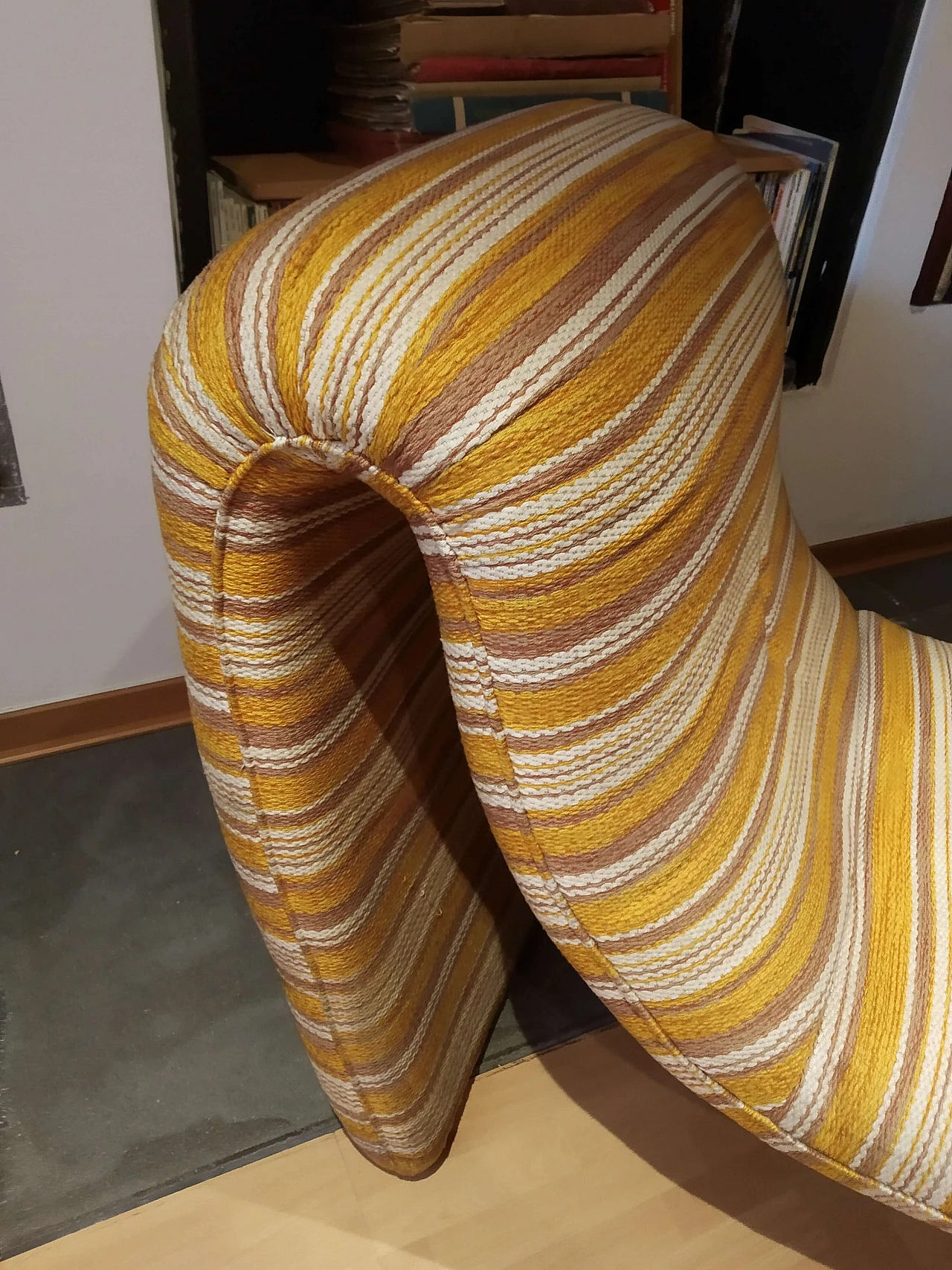 Poltrona Bruco rivestita in tessuto, anni '60 1469199