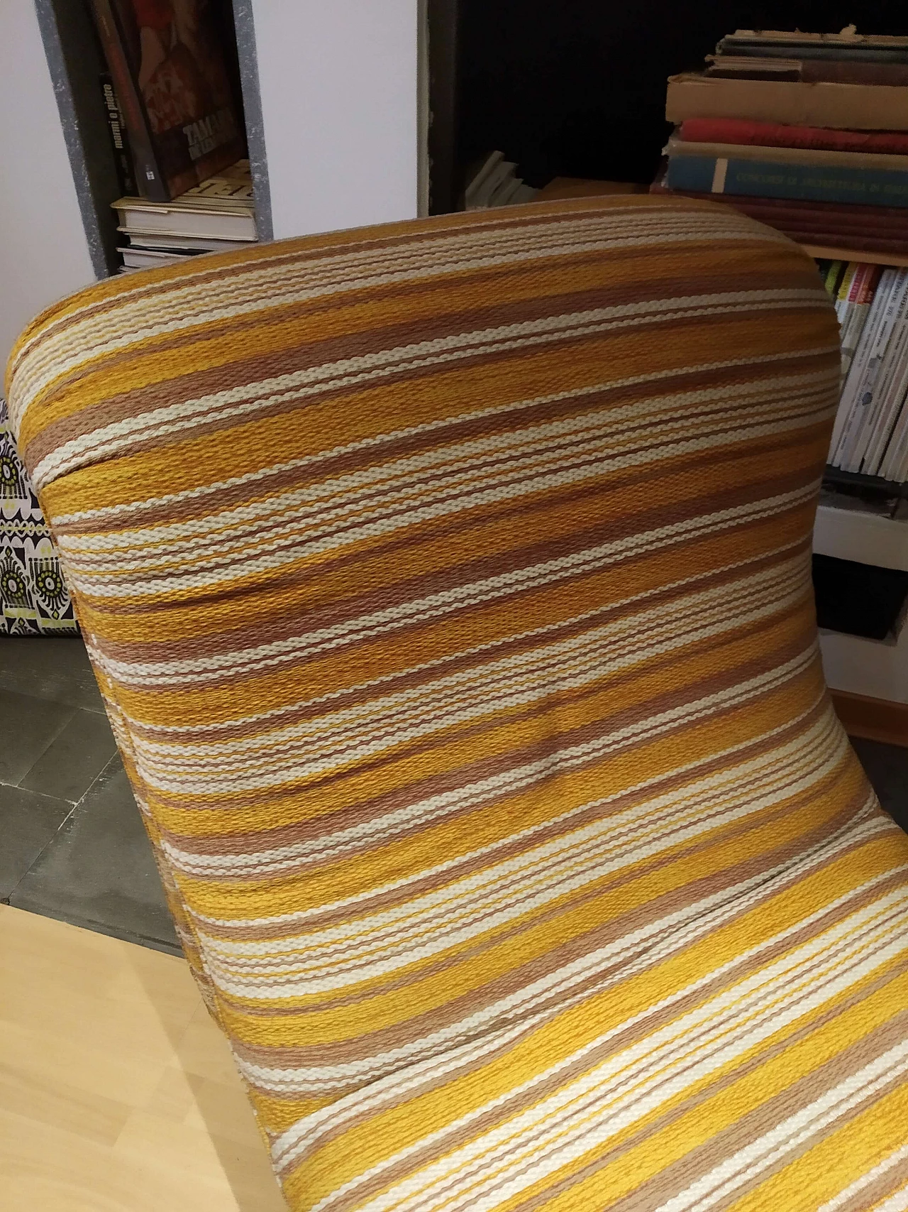 Poltrona Bruco rivestita in tessuto, anni '60 1469206