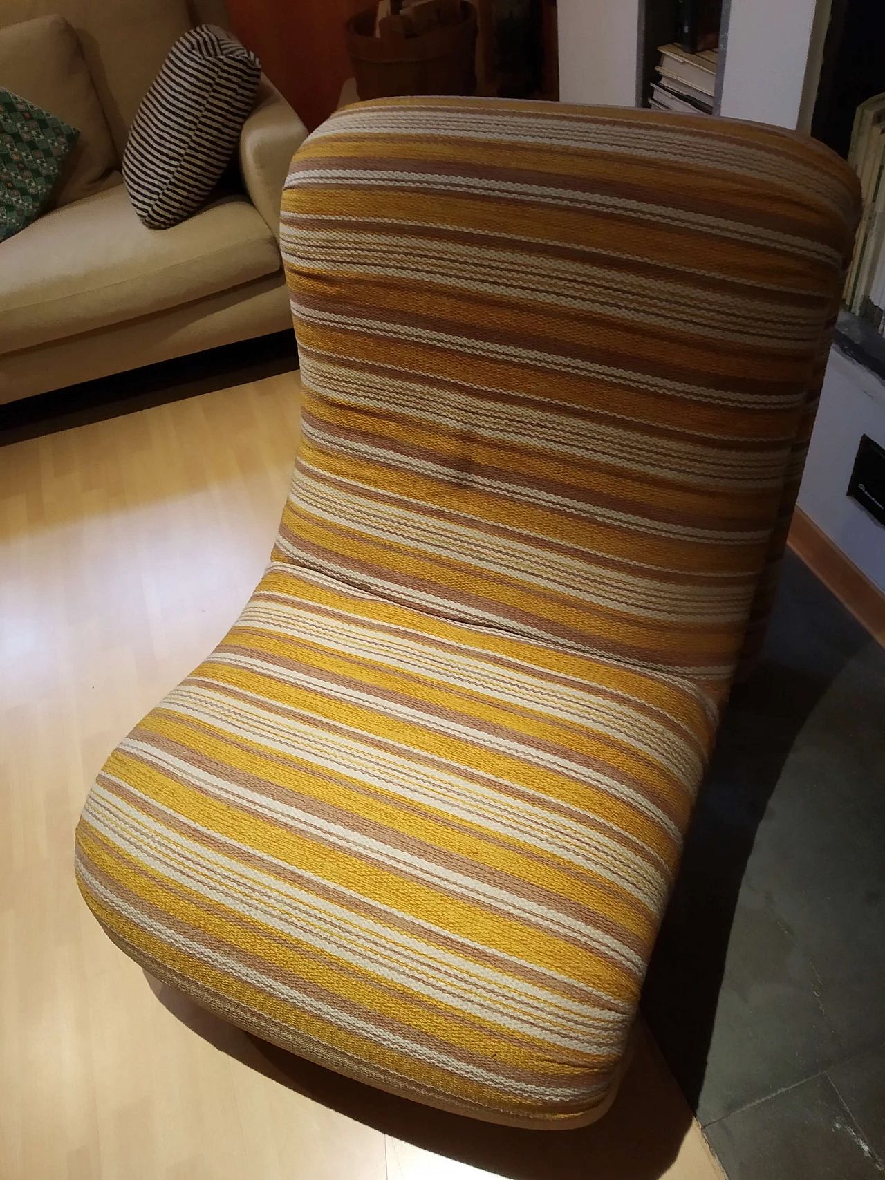 Poltrona Bruco rivestita in tessuto, anni '60 1469215