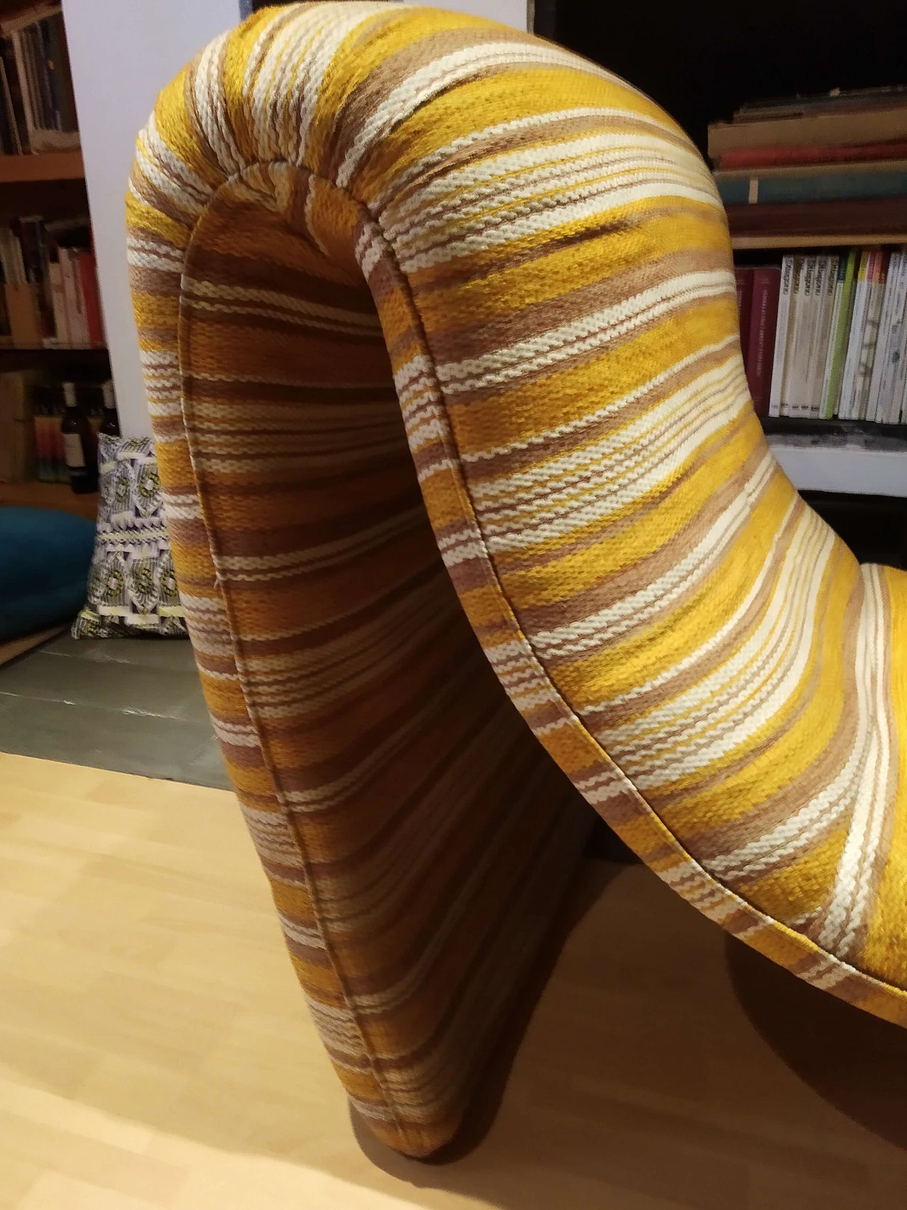 Poltrona Bruco rivestita in tessuto, anni '60 1469234