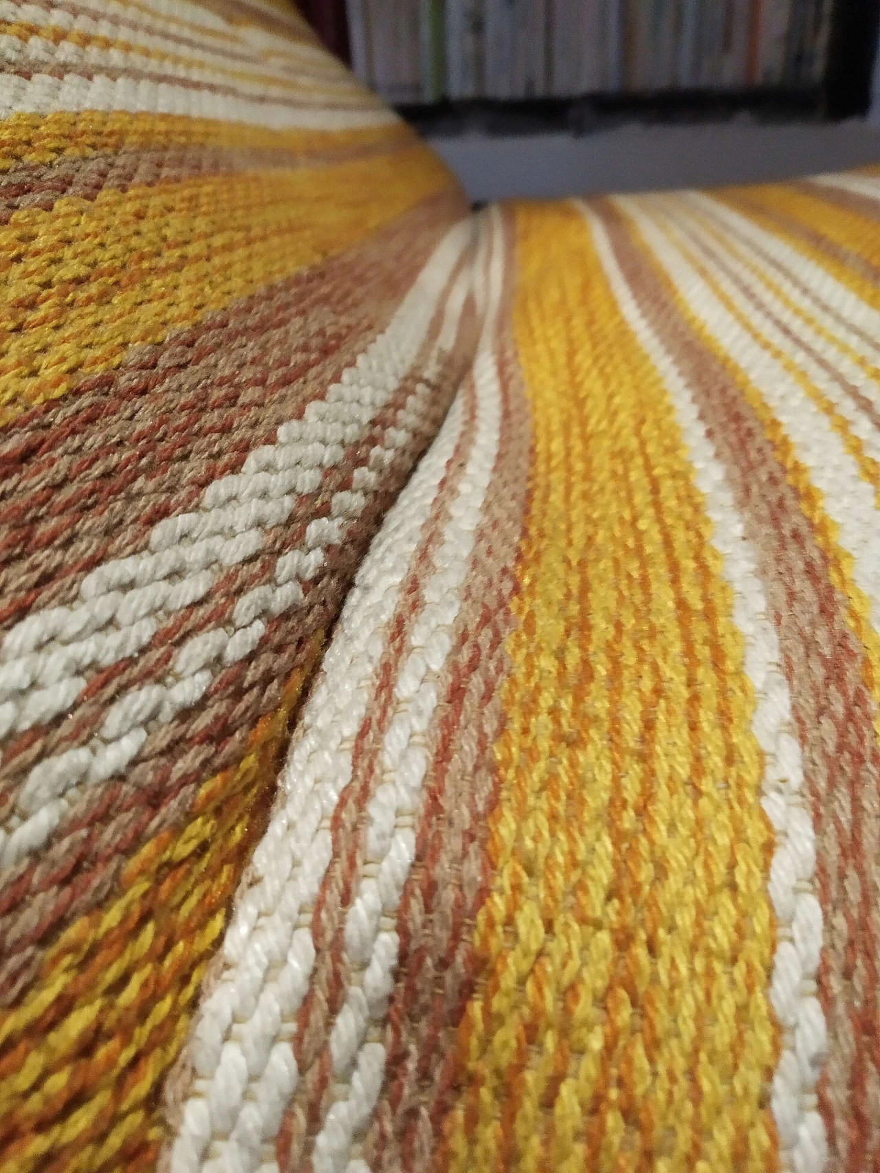 Poltrona Bruco rivestita in tessuto, anni '60 1469235