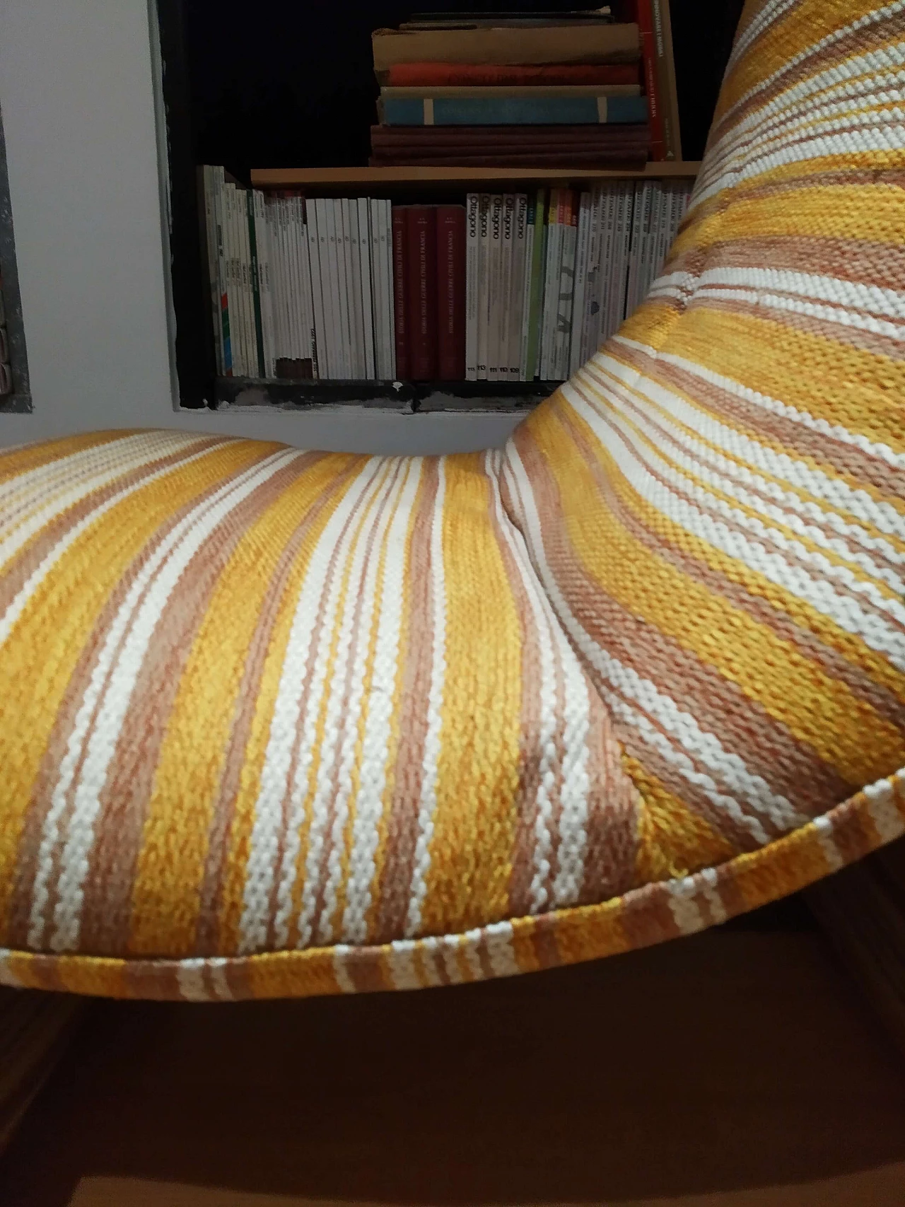 Poltrona Bruco rivestita in tessuto, anni '60 1469276