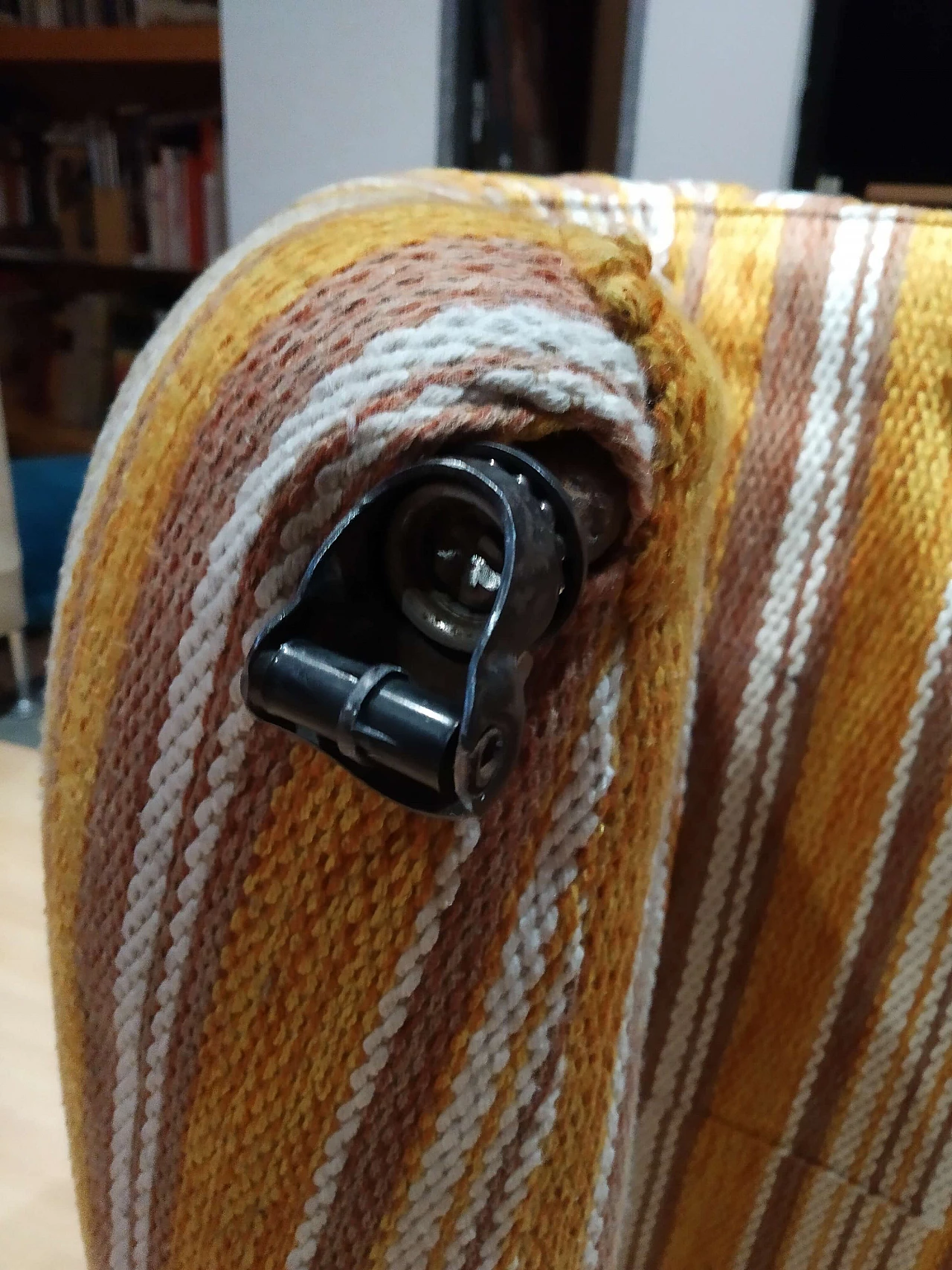 Poltrona Bruco rivestita in tessuto, anni '60 1469291