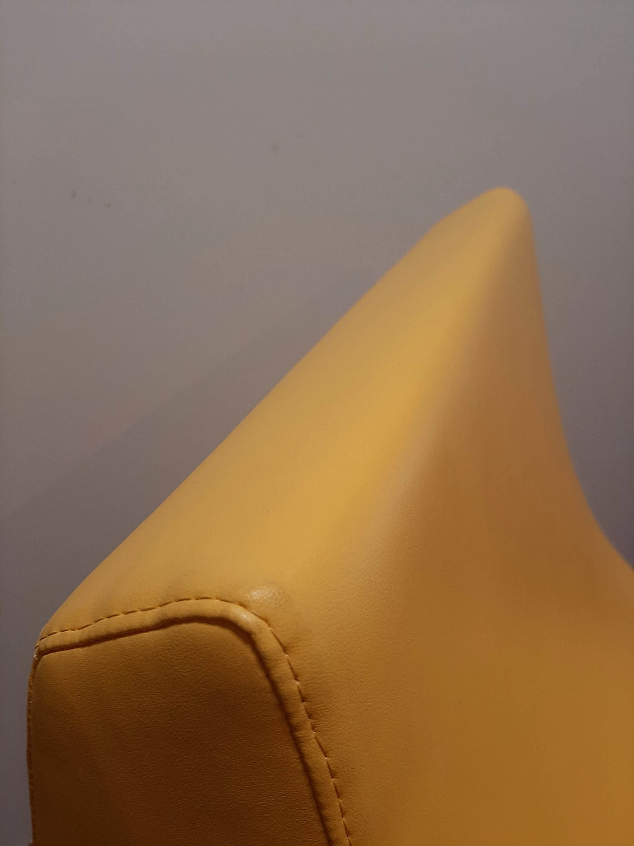 Poltrona Stones in pelle di Fulvio Bulfoni per La Cividina 1469395